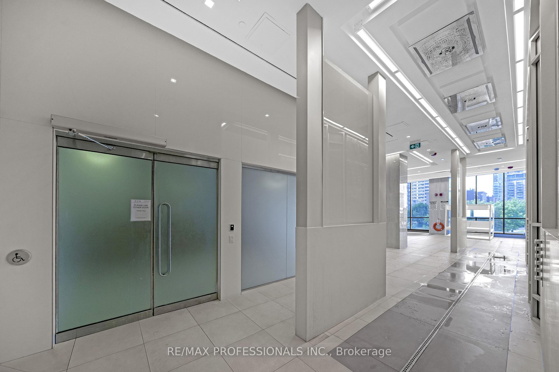 Photo 16 of 19 Western Battery Road, Toronto, Niagara — HOMEH