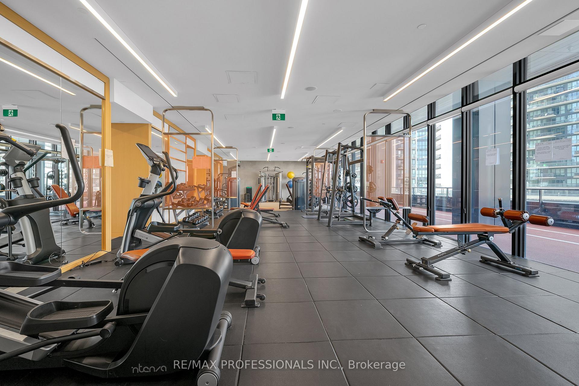 Photo 18 of 19 Western Battery Road, Toronto, Niagara — HOMEH