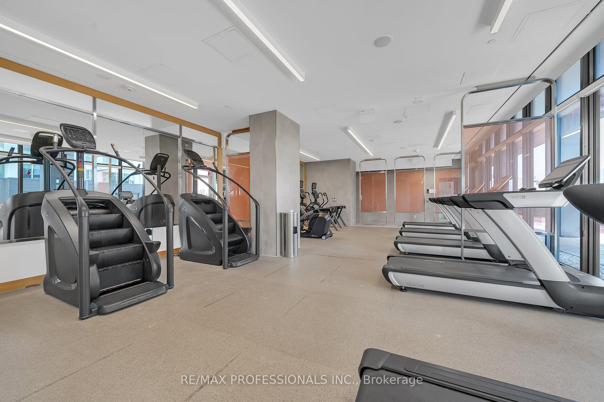 Photo 20 of 19 Western Battery Road, Toronto, Niagara — HOMEH