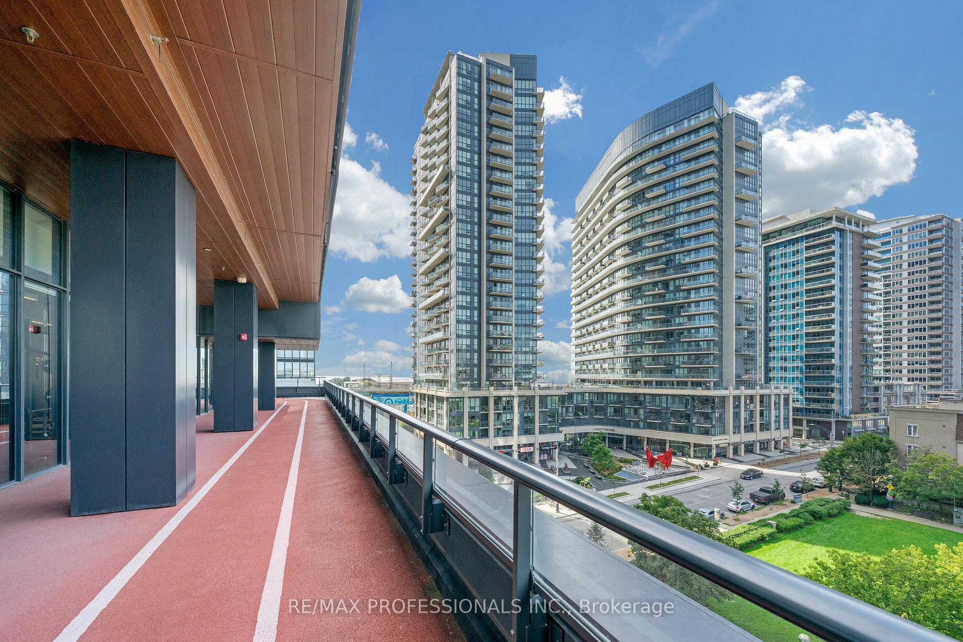 Photo 23 of 19 Western Battery Road, Toronto, Niagara — HOMEH