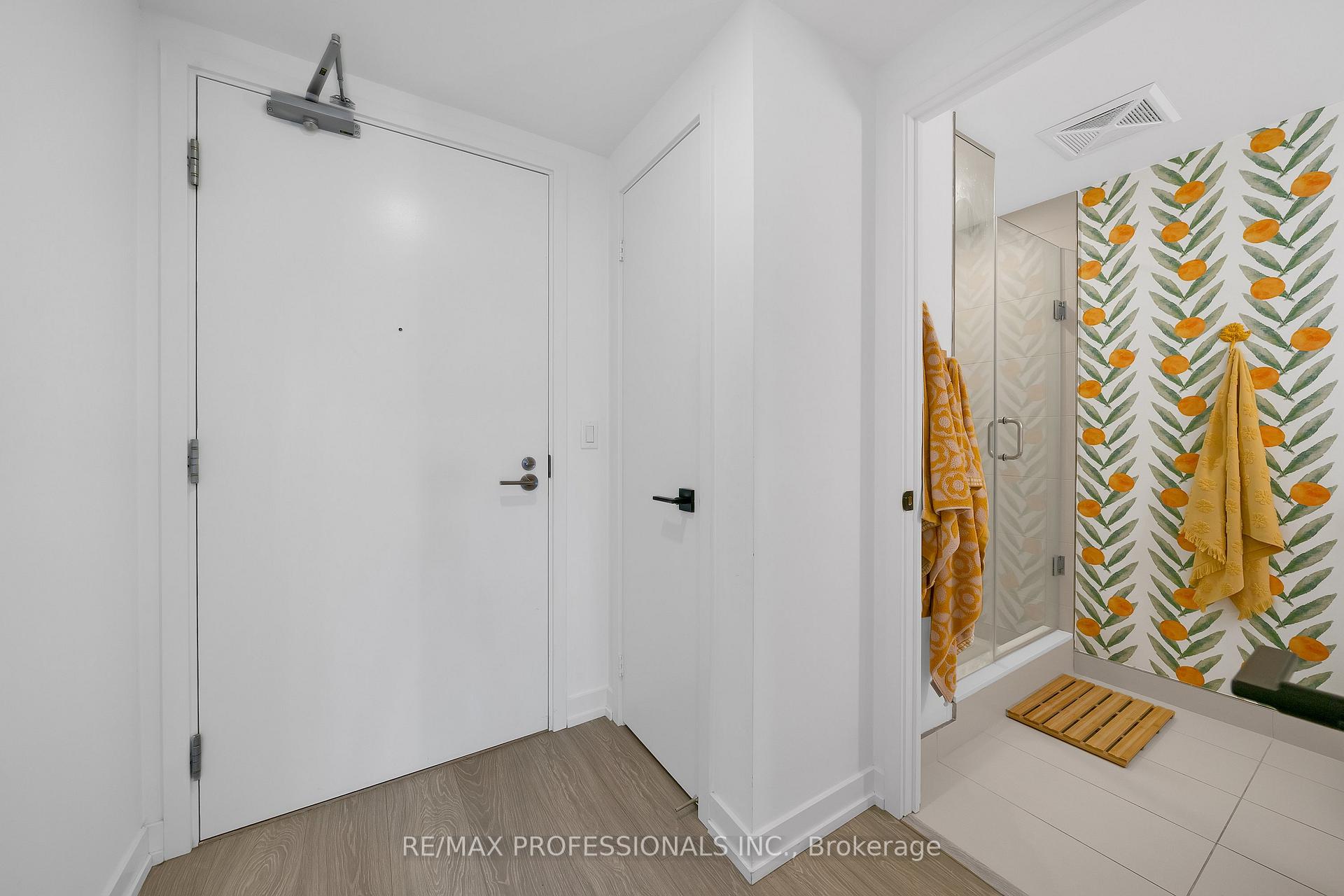 Photo 28 of 19 Western Battery Road, Toronto, Niagara — HOMEH