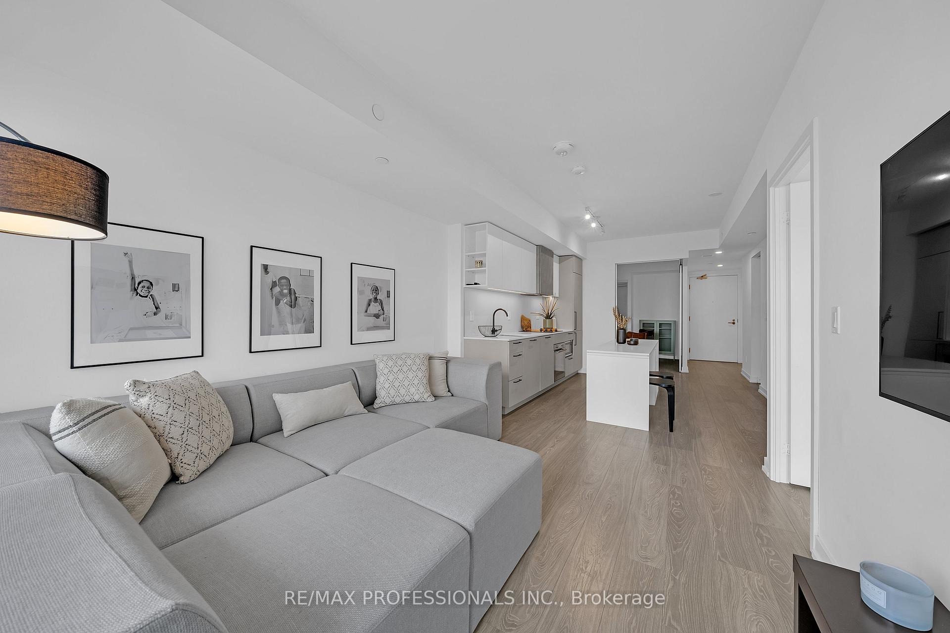 Photo 34 of 19 Western Battery Road, Toronto, Niagara — HOMEH