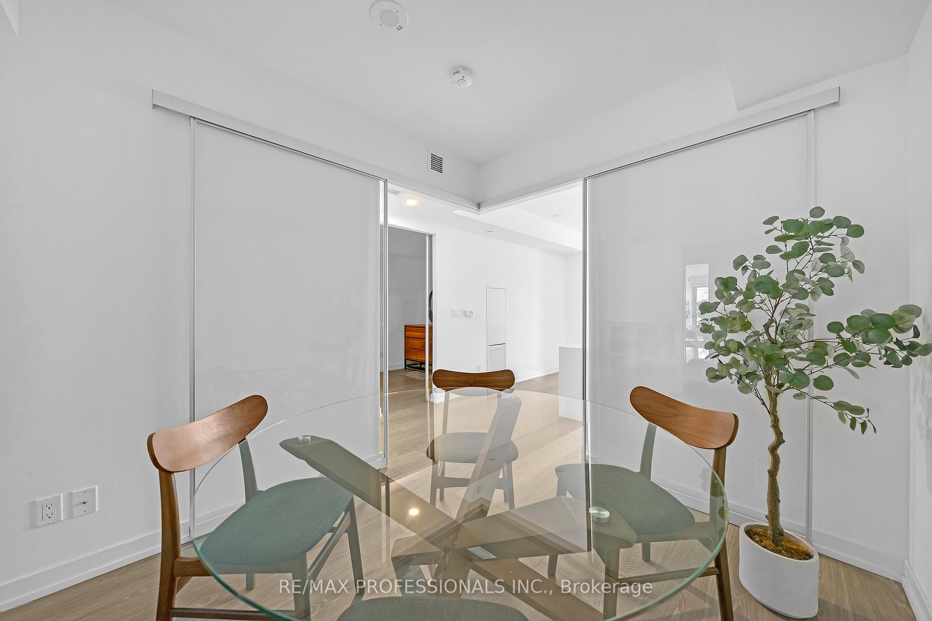 Photo 35 of 19 Western Battery Road, Toronto, Niagara — HOMEH