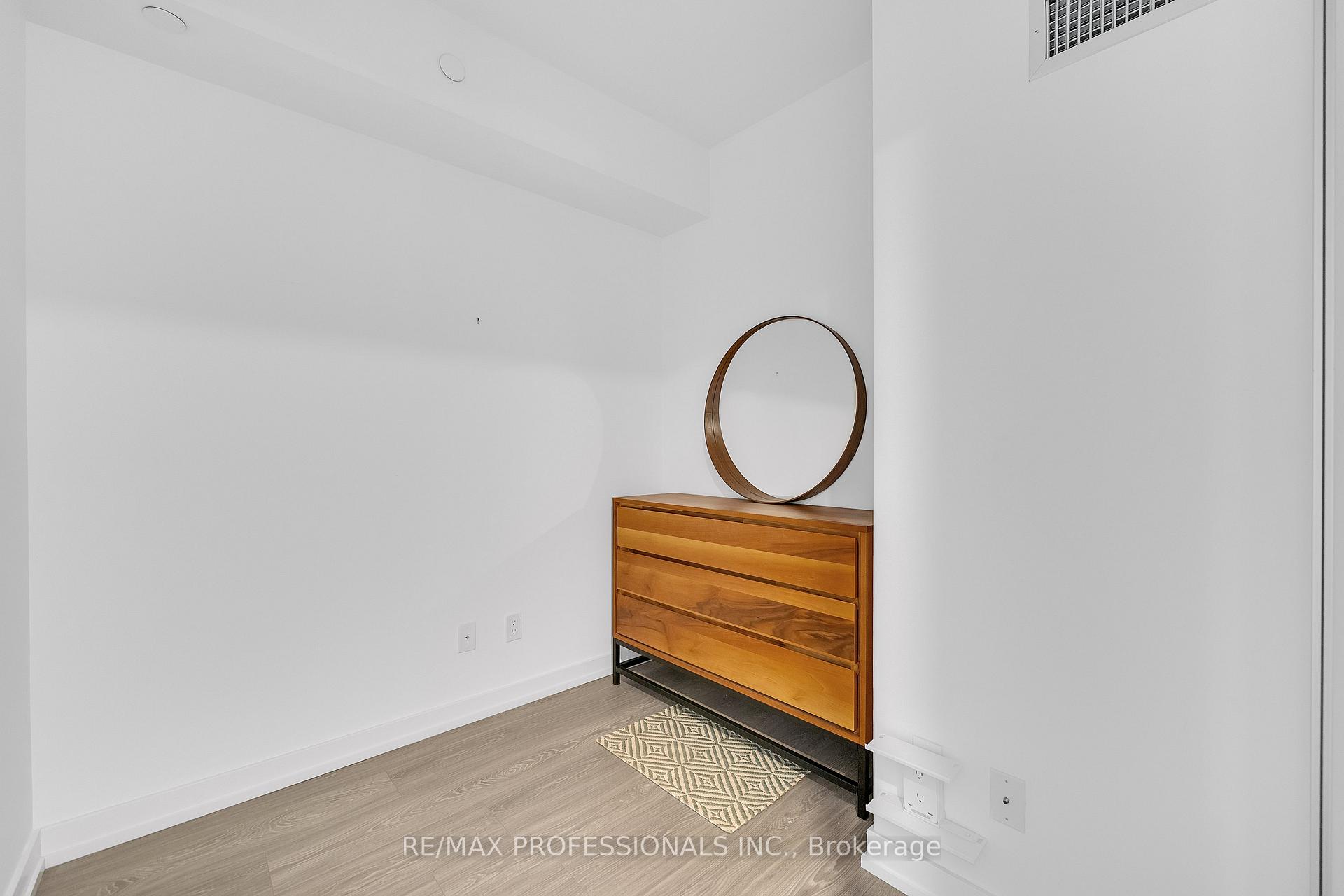 Photo 36 of 19 Western Battery Road, Toronto, Niagara — HOMEH