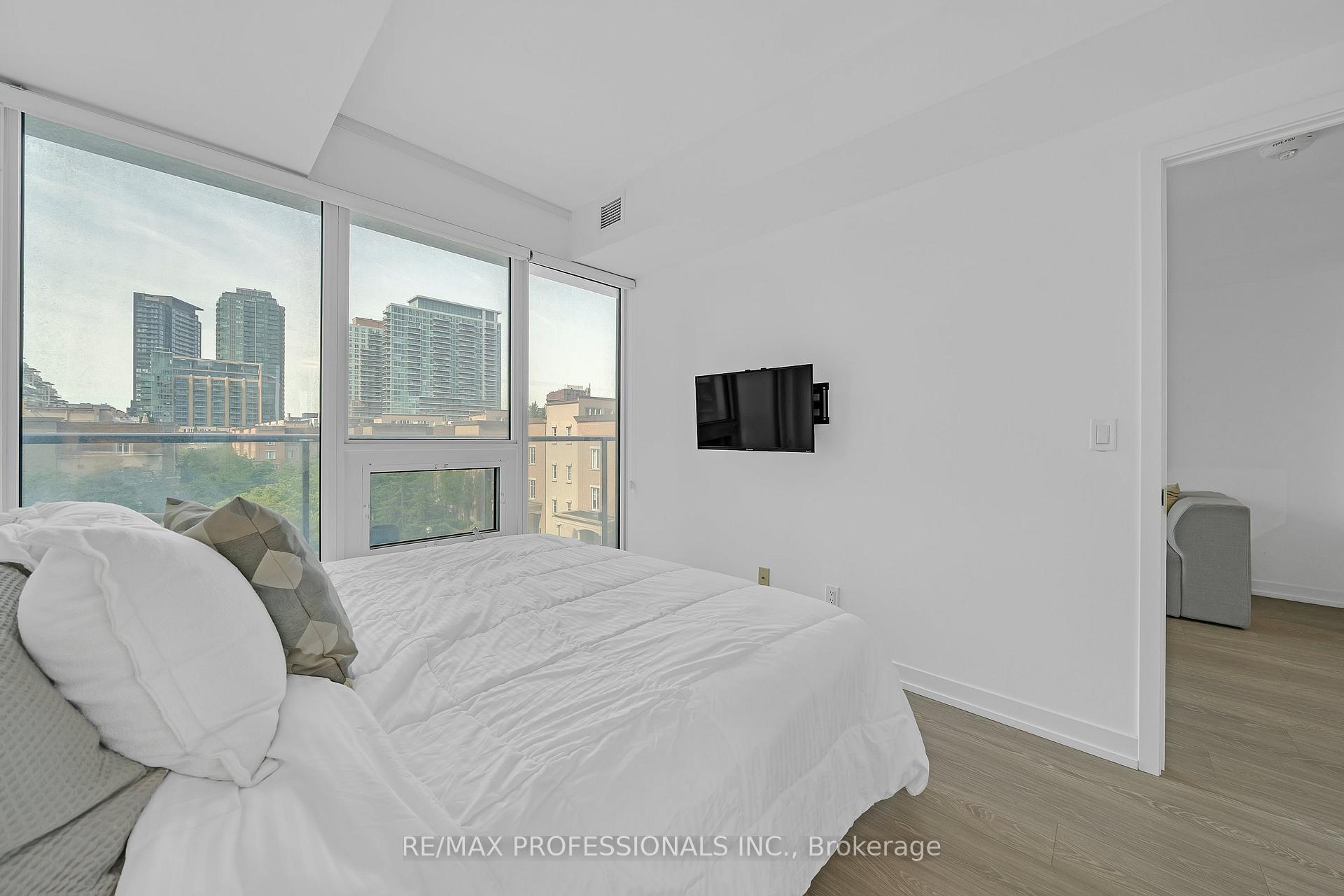 Photo 37 of 19 Western Battery Road, Toronto, Niagara — HOMEH