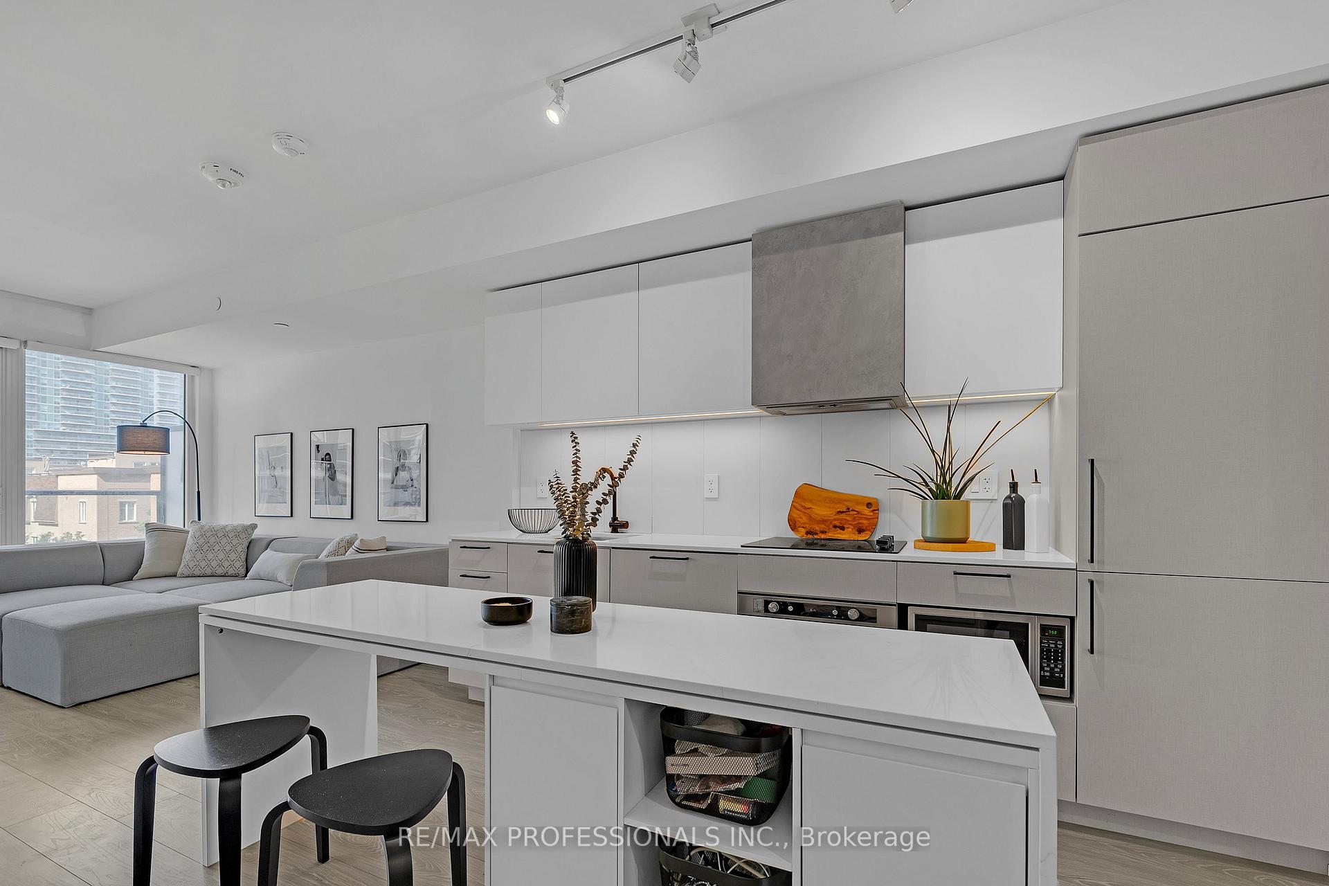 Photo 41 of 19 Western Battery Road, Toronto, Niagara — HOMEH