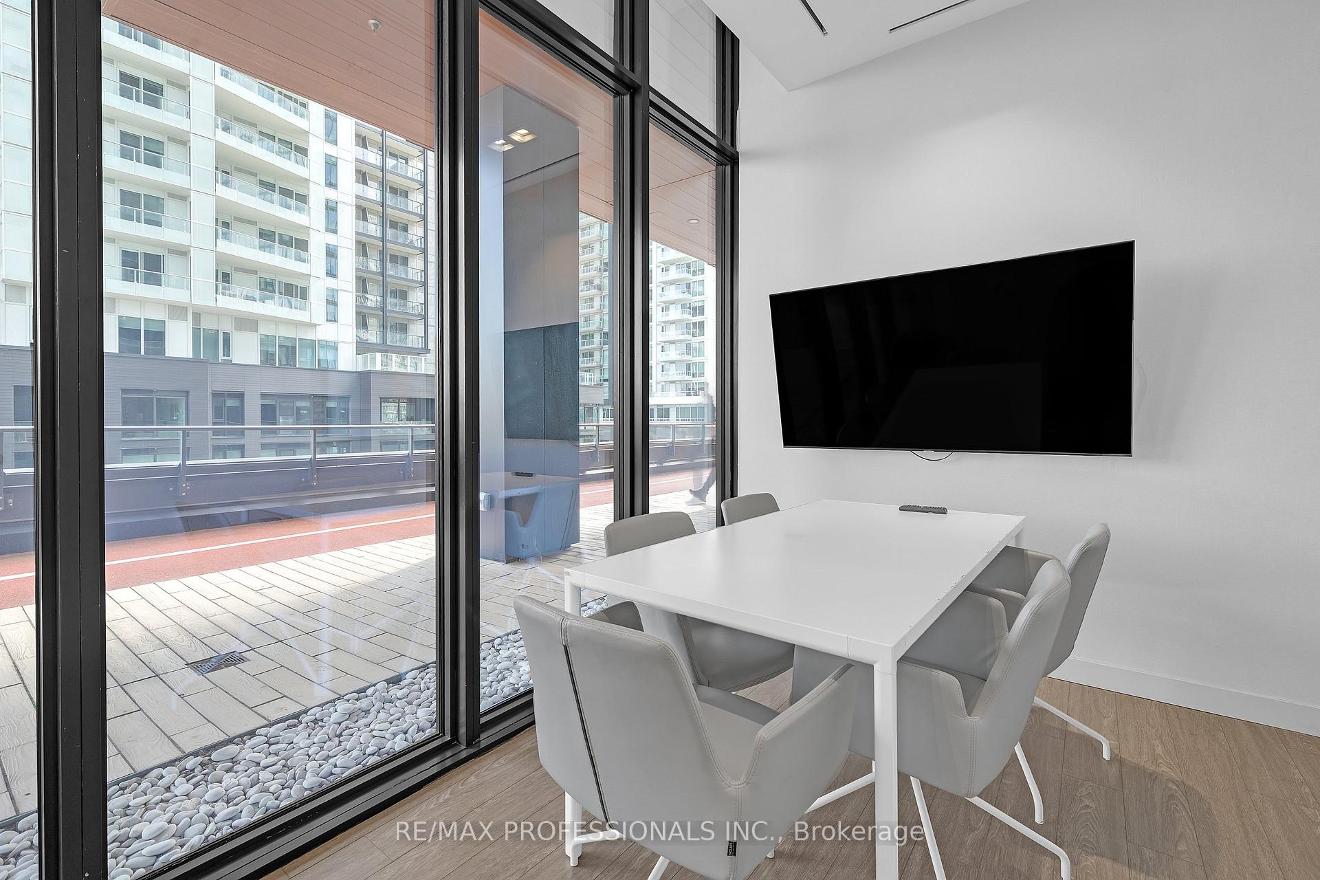 Photo 44 of 19 Western Battery Road, Toronto, Niagara — HOMEH