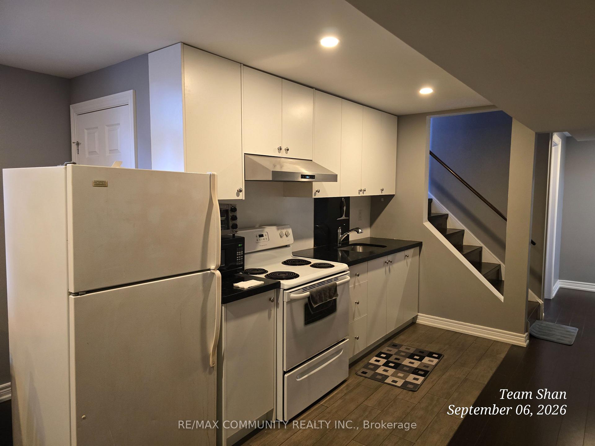 Photo 3 of 18 Bobcat Terrace, Scarborough, Rouge — HOMEH