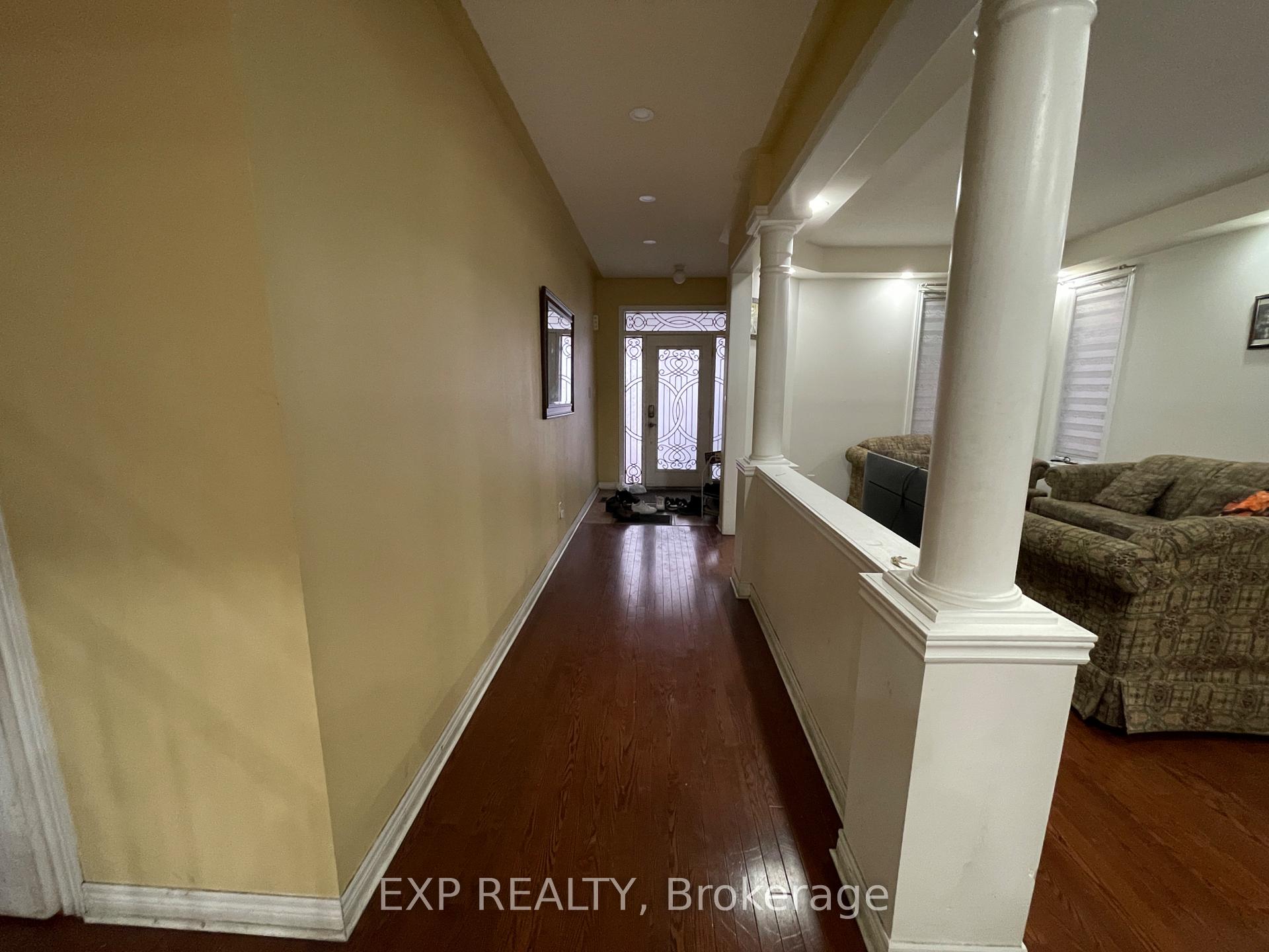 Photo 3 of 544 Fernforest Drive, Brampton, Sandringham-Wellington — HOMEH