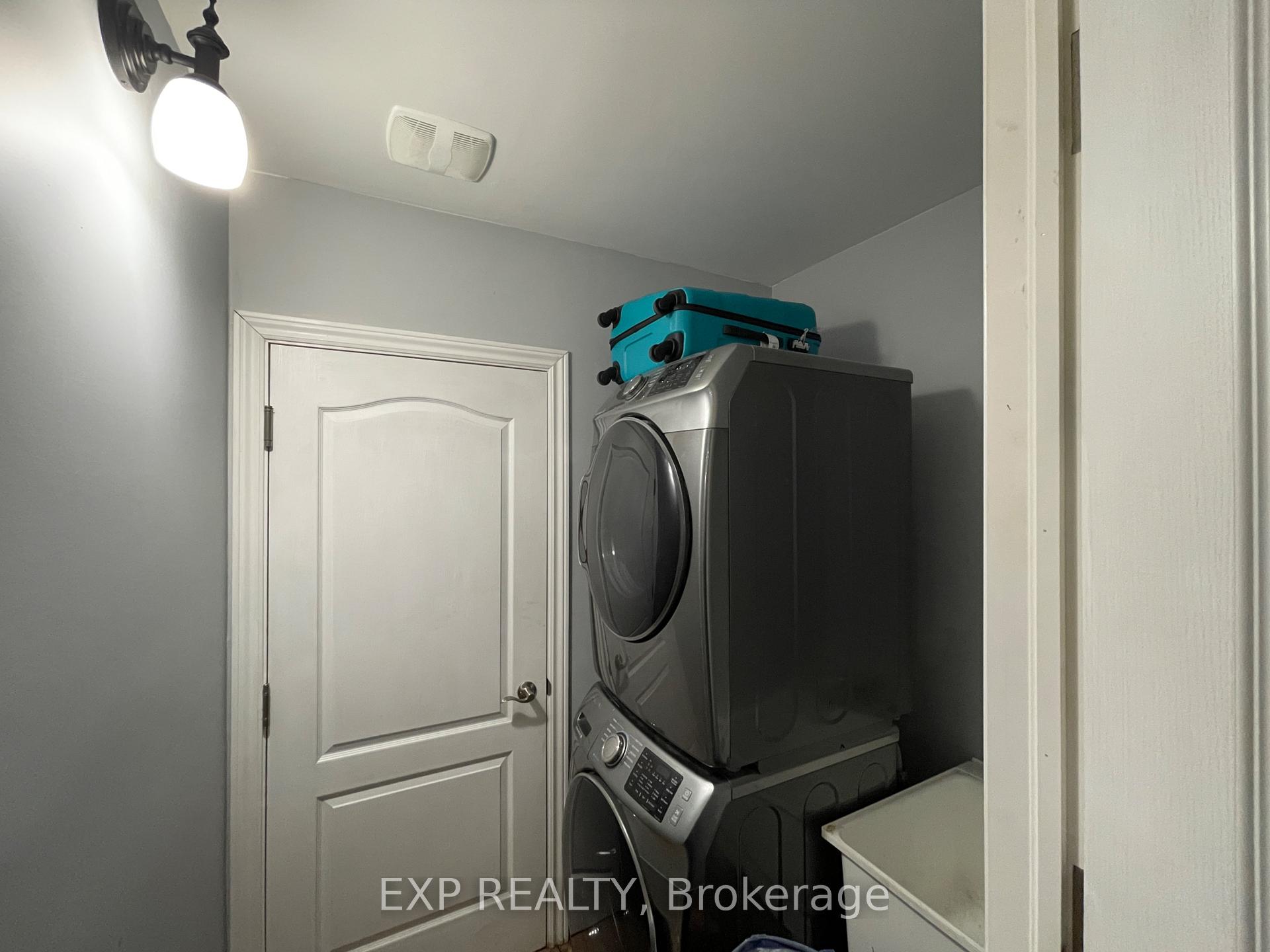 Photo 4 of 544 Fernforest Drive, Brampton, Sandringham-Wellington — HOMEH