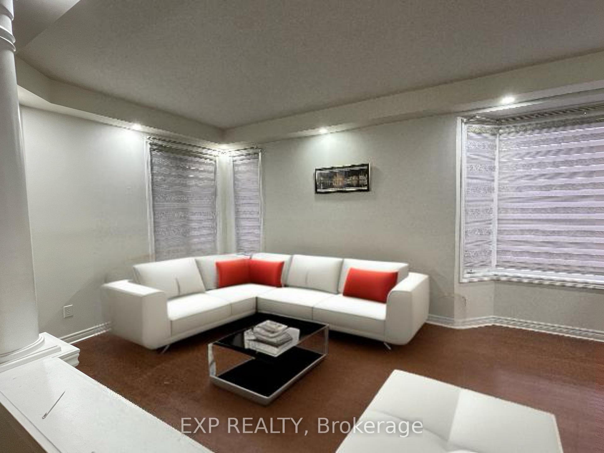 Photo 7 of 544 Fernforest Drive, Brampton, Sandringham-Wellington — HOMEH