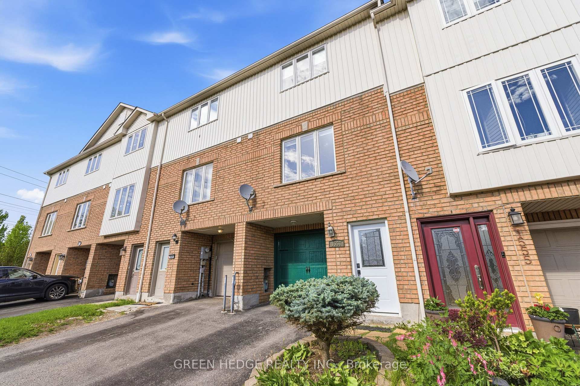 Photo 2 of 1557 Hummingbird Court, Pickering, Highbush — HOMEH