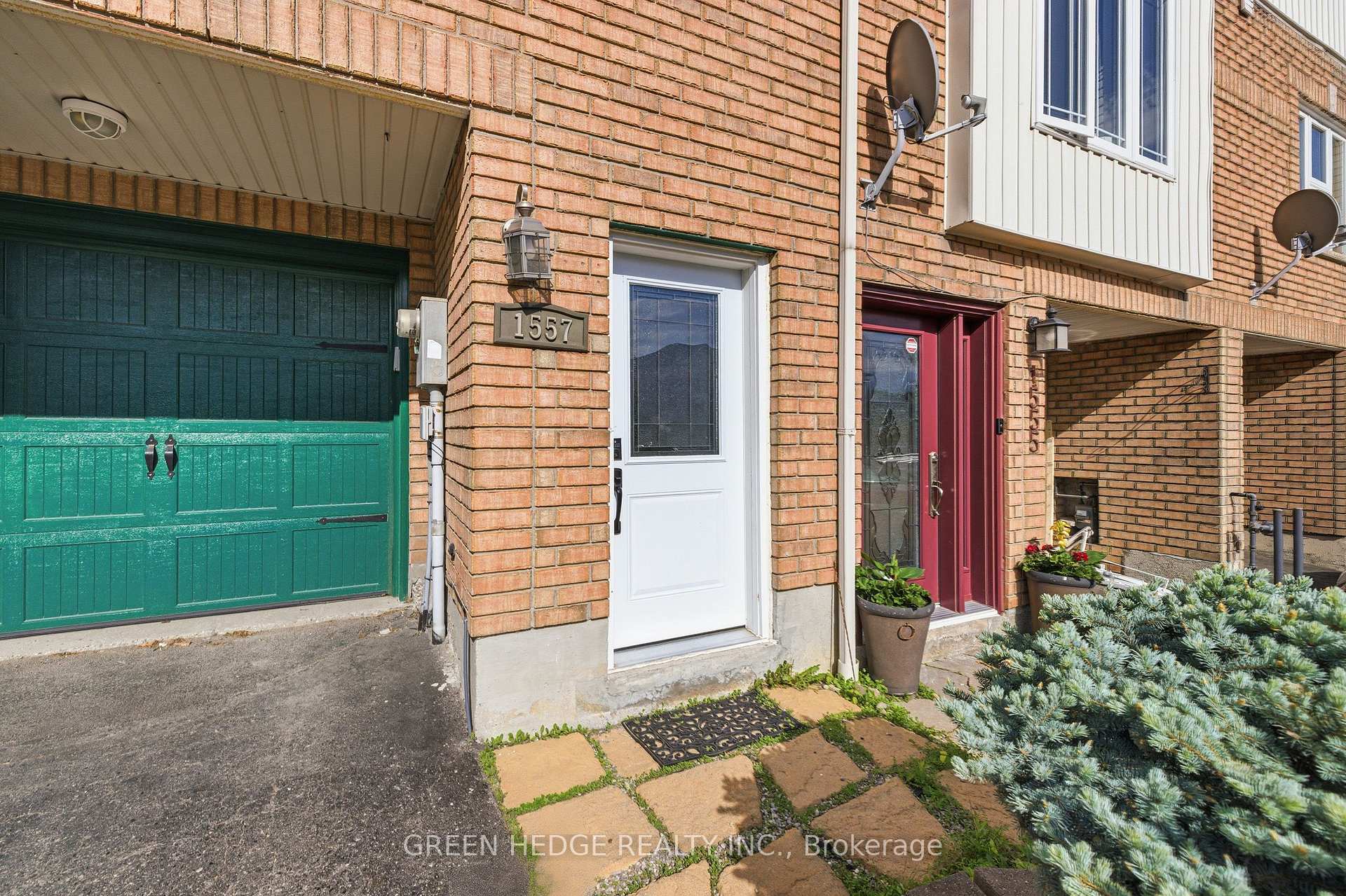 Photo 3 of 1557 Hummingbird Court, Pickering, Highbush — HOMEH
