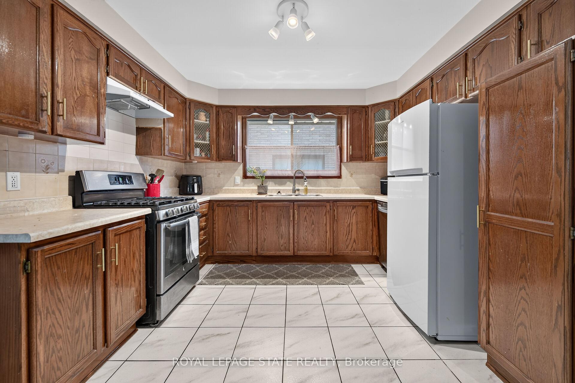 Photo 20 of 15 Ellen Avenue, Hamilton, Gershome — HOMEH
