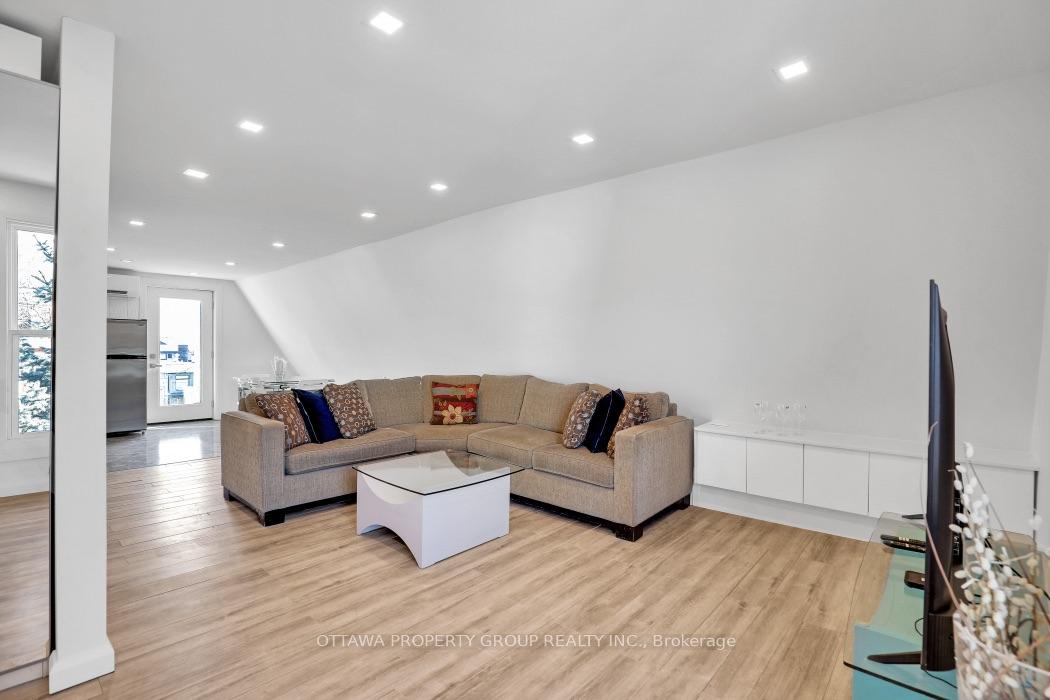 Photo 7 of Unit C, 149 Concord Street, Ottawa, Ottawa East — HOMEH