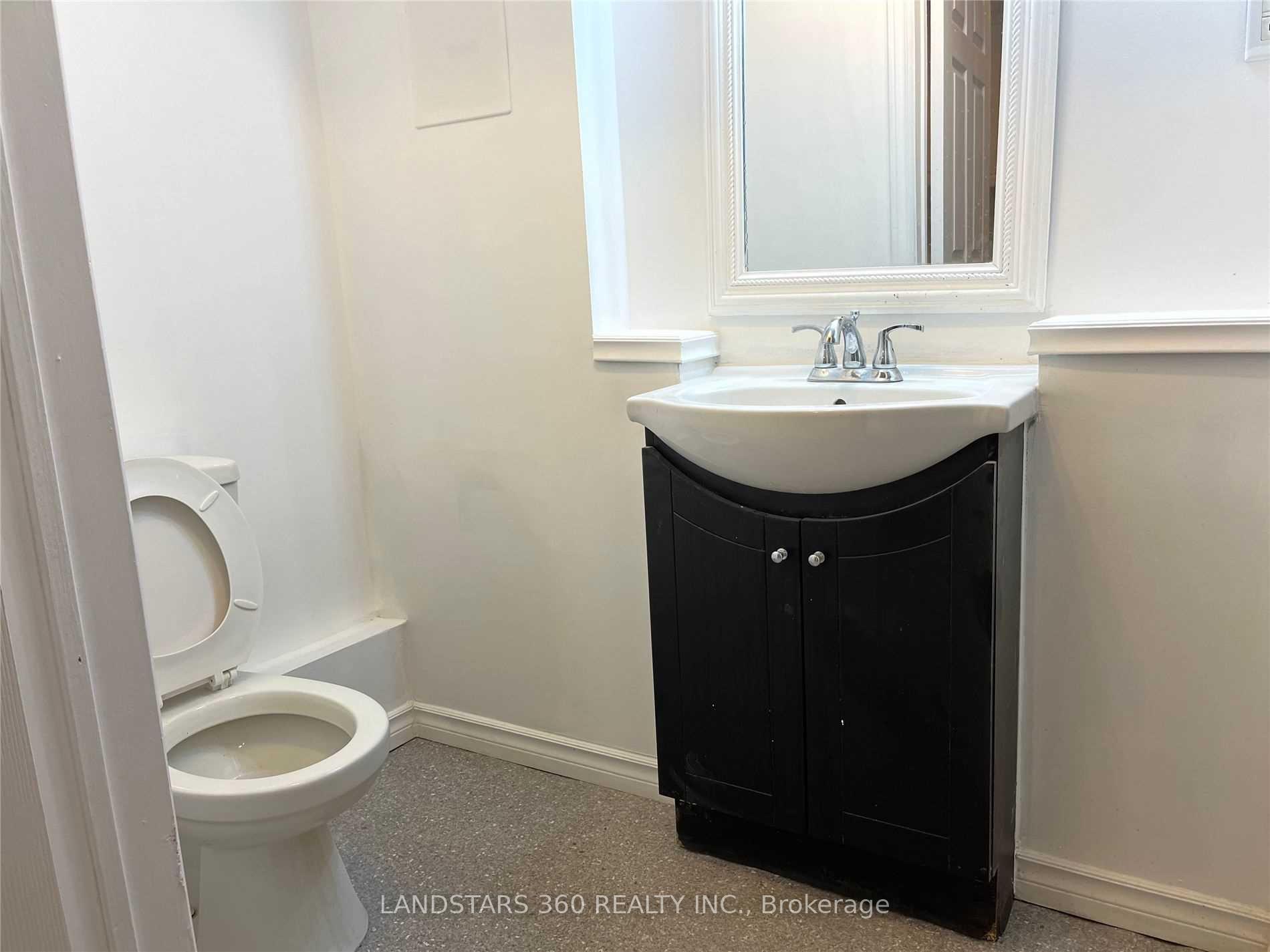 Photo 8 of Unit Lower, 204 Bayview Avenue, Georgina, Keswick South — HOMEH