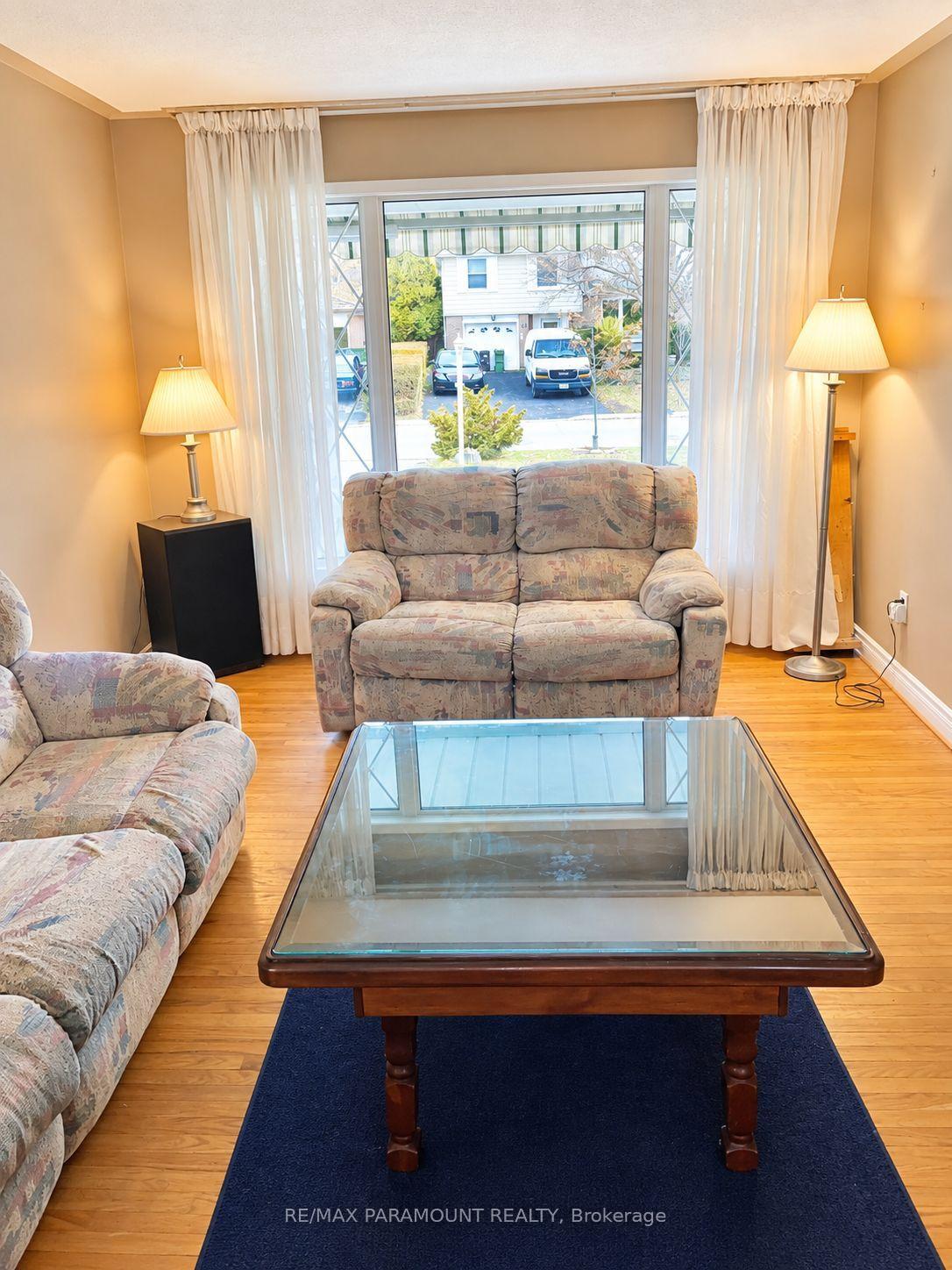 Photo 4 of 42 Bromley Crescent, Brampton, Avondale — HOMEH