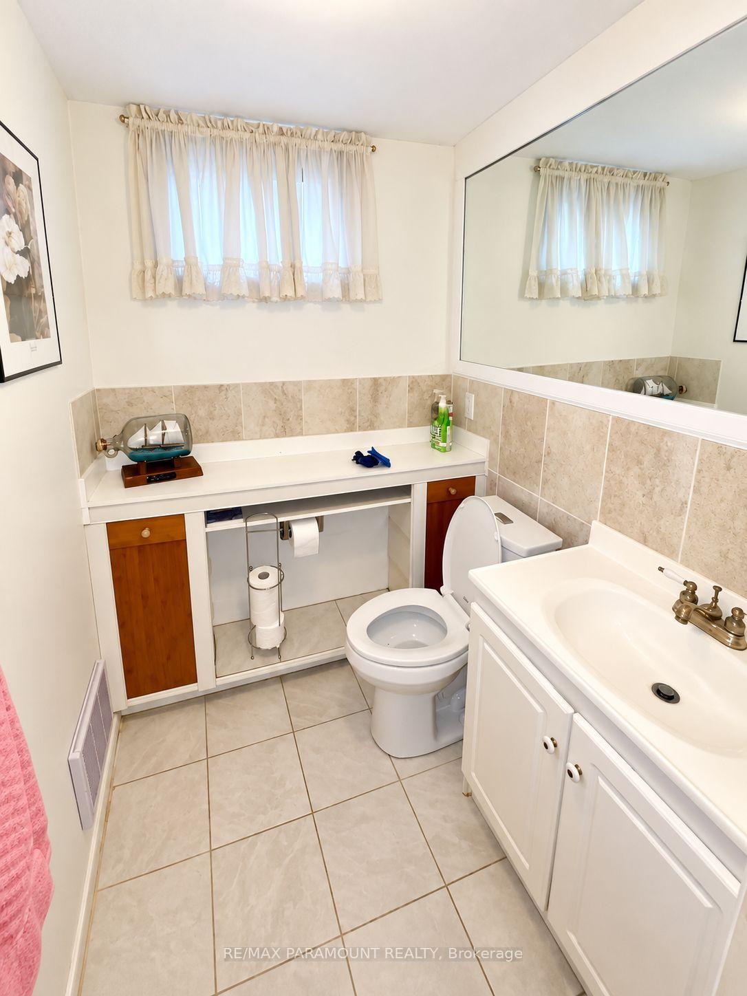 Photo 11 of 42 Bromley Crescent, Brampton, Avondale — HOMEH