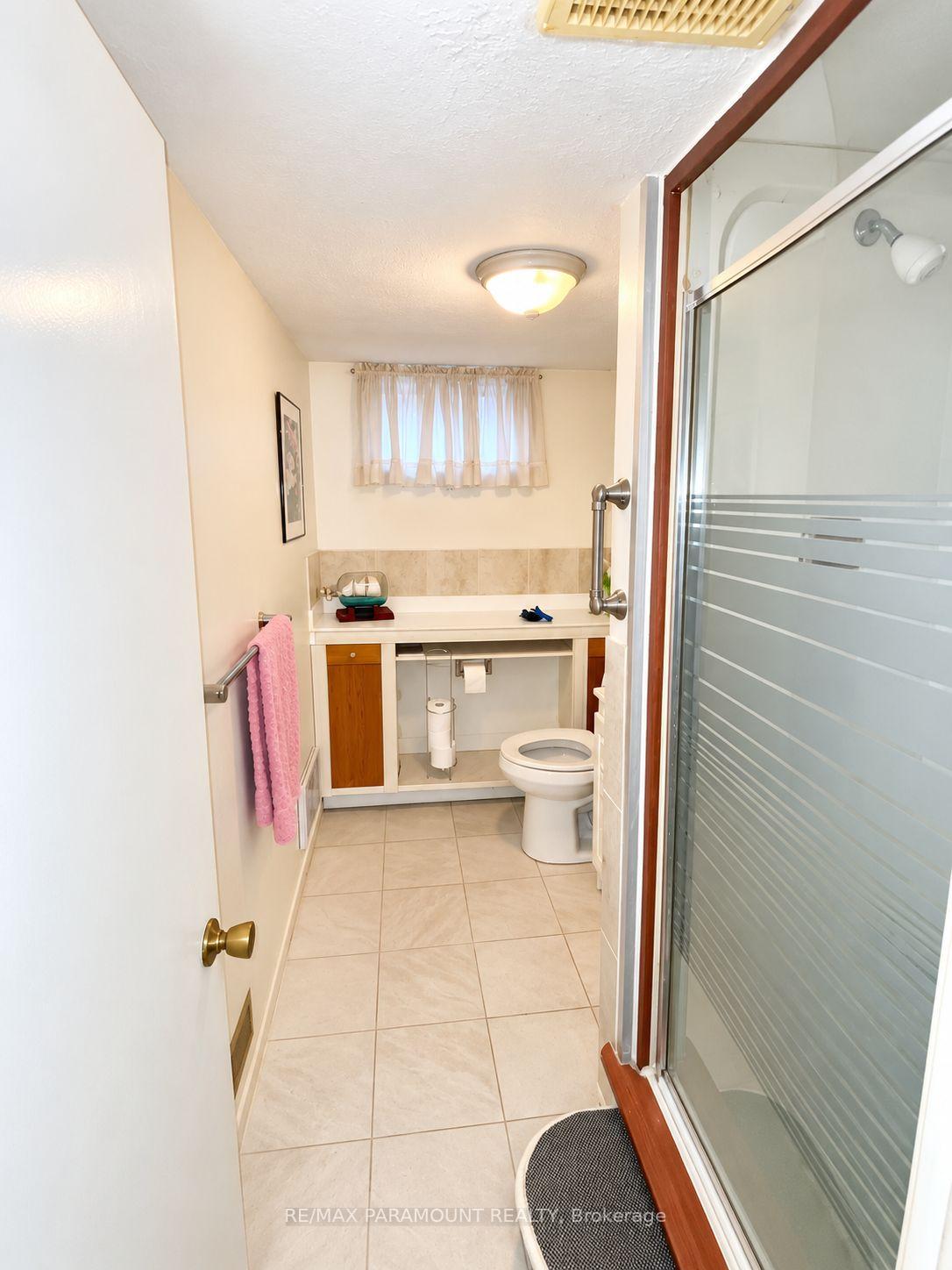 Photo 12 of 42 Bromley Crescent, Brampton, Avondale — HOMEH