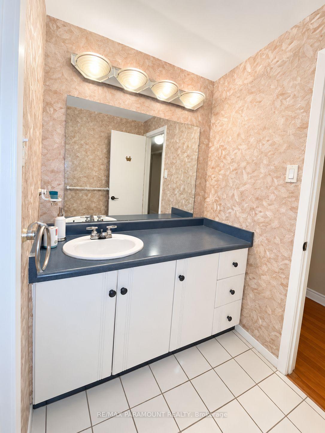 Photo 19 of 42 Bromley Crescent, Brampton, Avondale — HOMEH