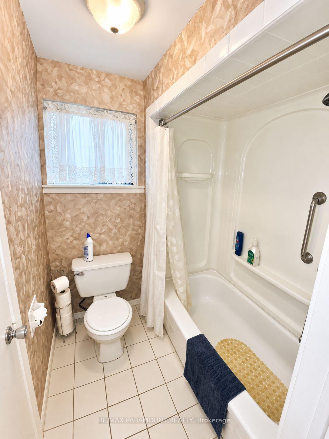 Photo 20 of 42 Bromley Crescent, Brampton, Avondale — HOMEH