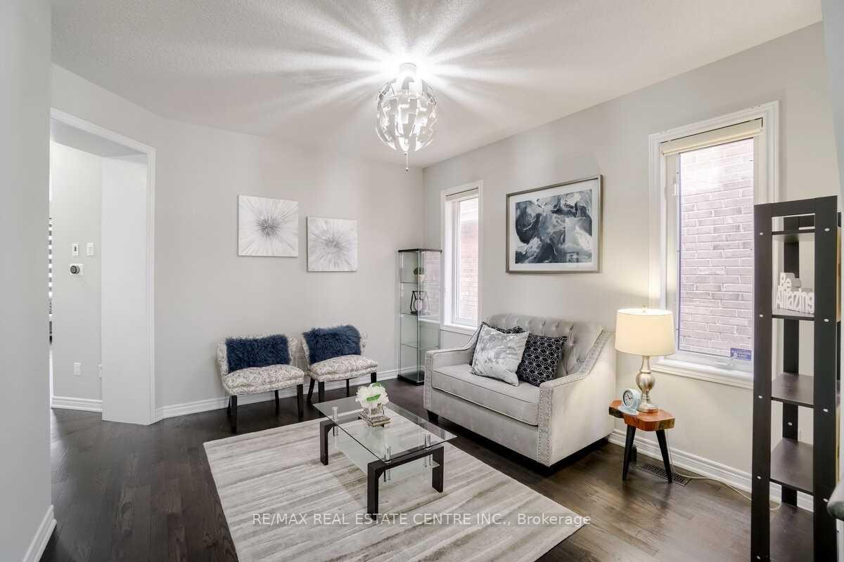 Photo 5 of 11 Ingleside Road, Brampton, Credit Valley — HOMEH