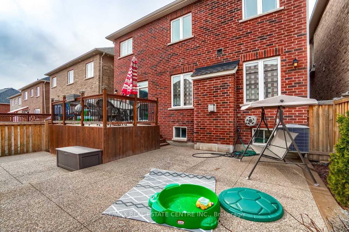 Photo 38 of 11 Ingleside Road, Brampton, Credit Valley — HOMEH