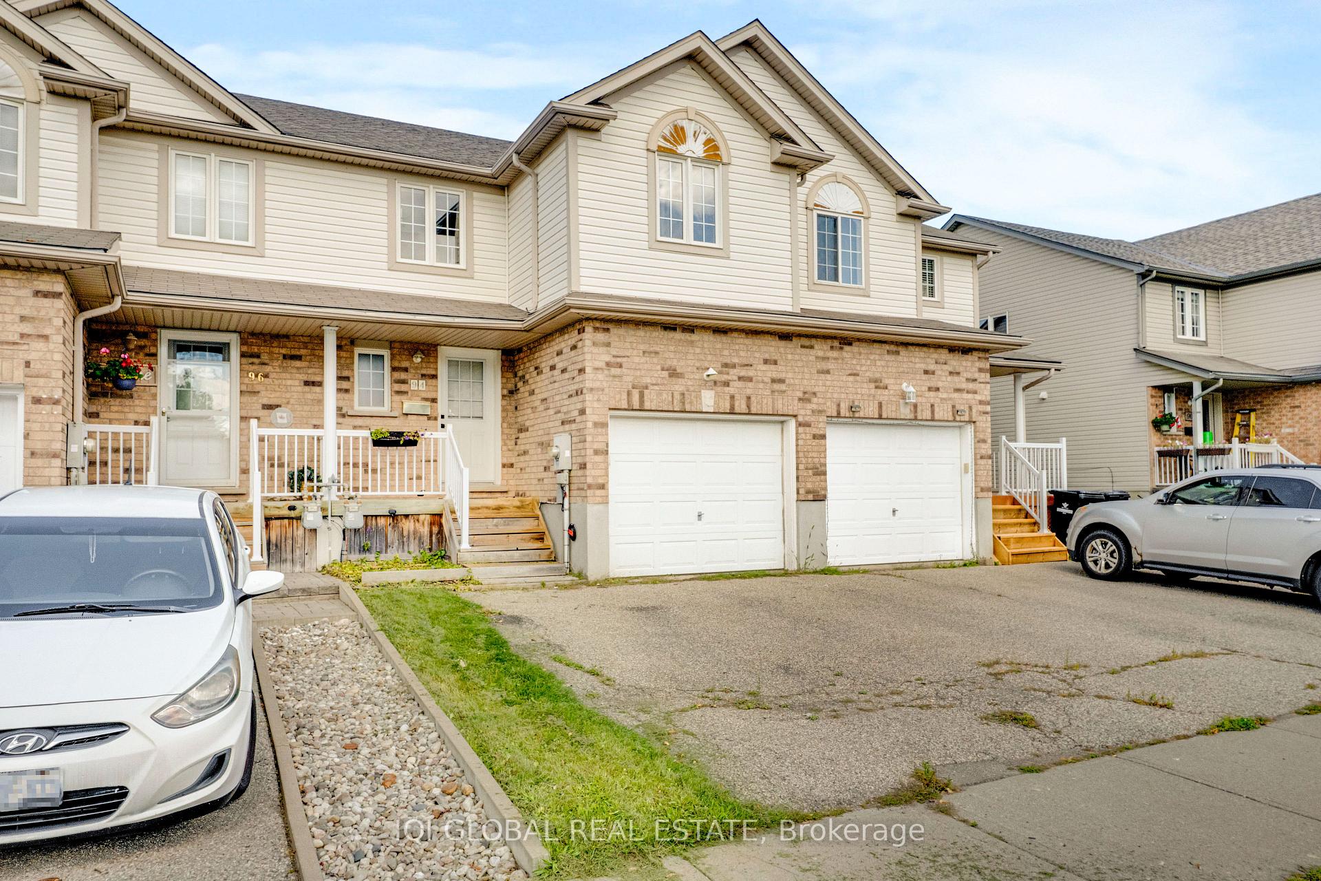Photo 4 of 94 Foxglove Crescent N, Kitchener, Larentian West — HOMEH