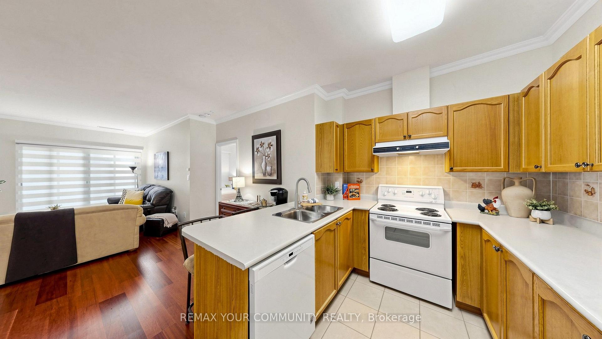 Photo 9 of Unit 214, 33 Wallace Street, Vaughan, West Woodbridge — HOMEH