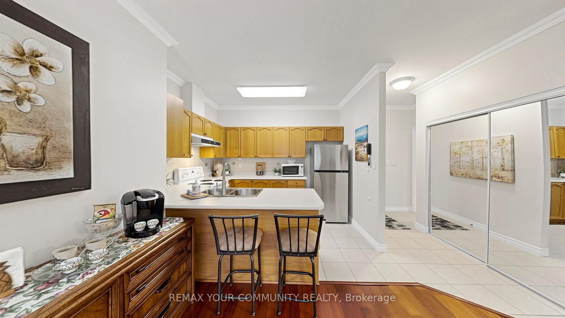 Photo 10 of Unit 214, 33 Wallace Street, Vaughan, West Woodbridge — HOMEH