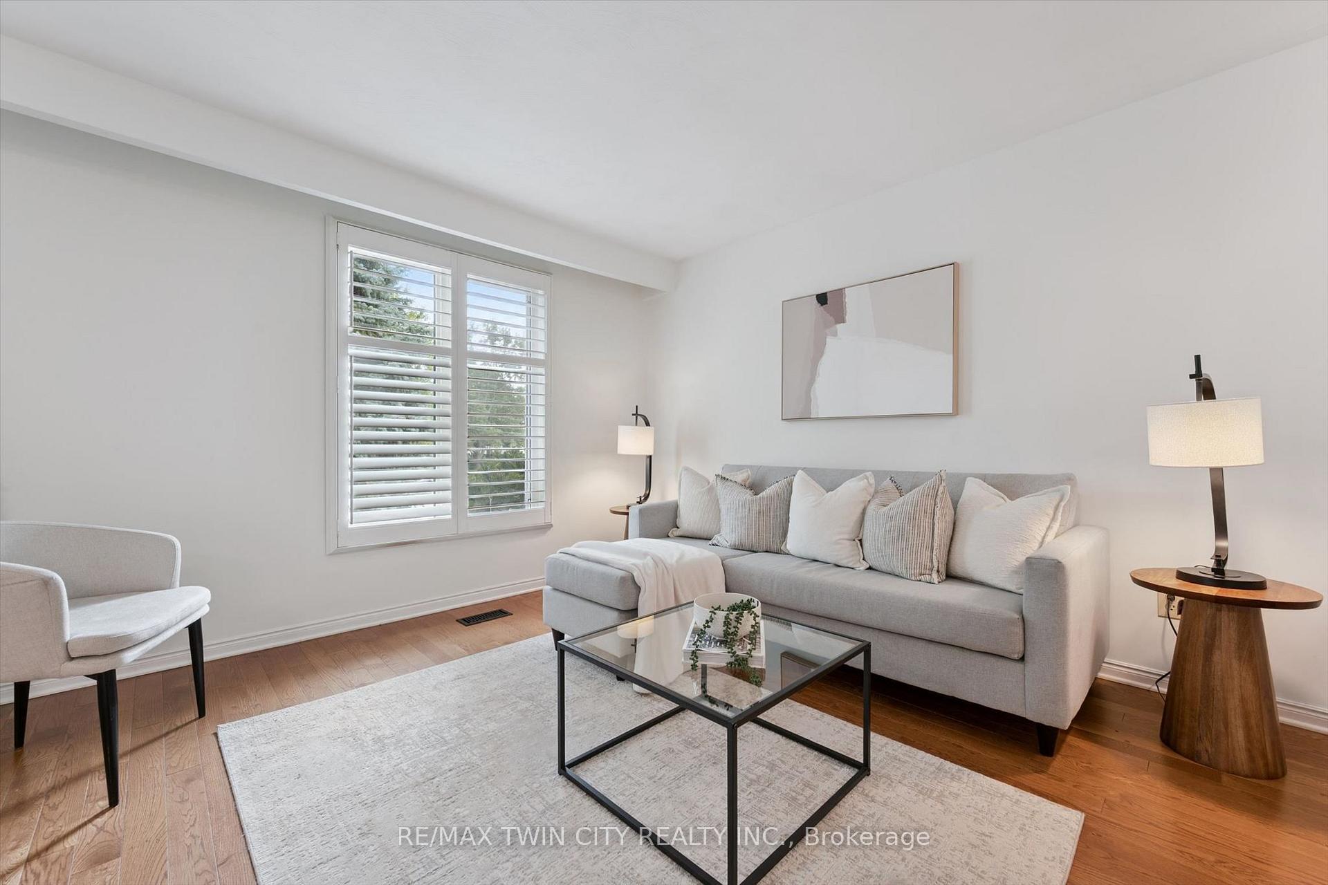 Photo 7 of 33 Maccoll Place, Haldimand — HOMEH