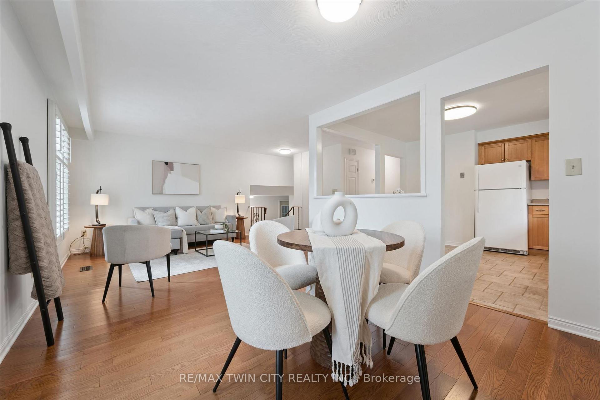Photo 10 of 33 Maccoll Place, Haldimand — HOMEH