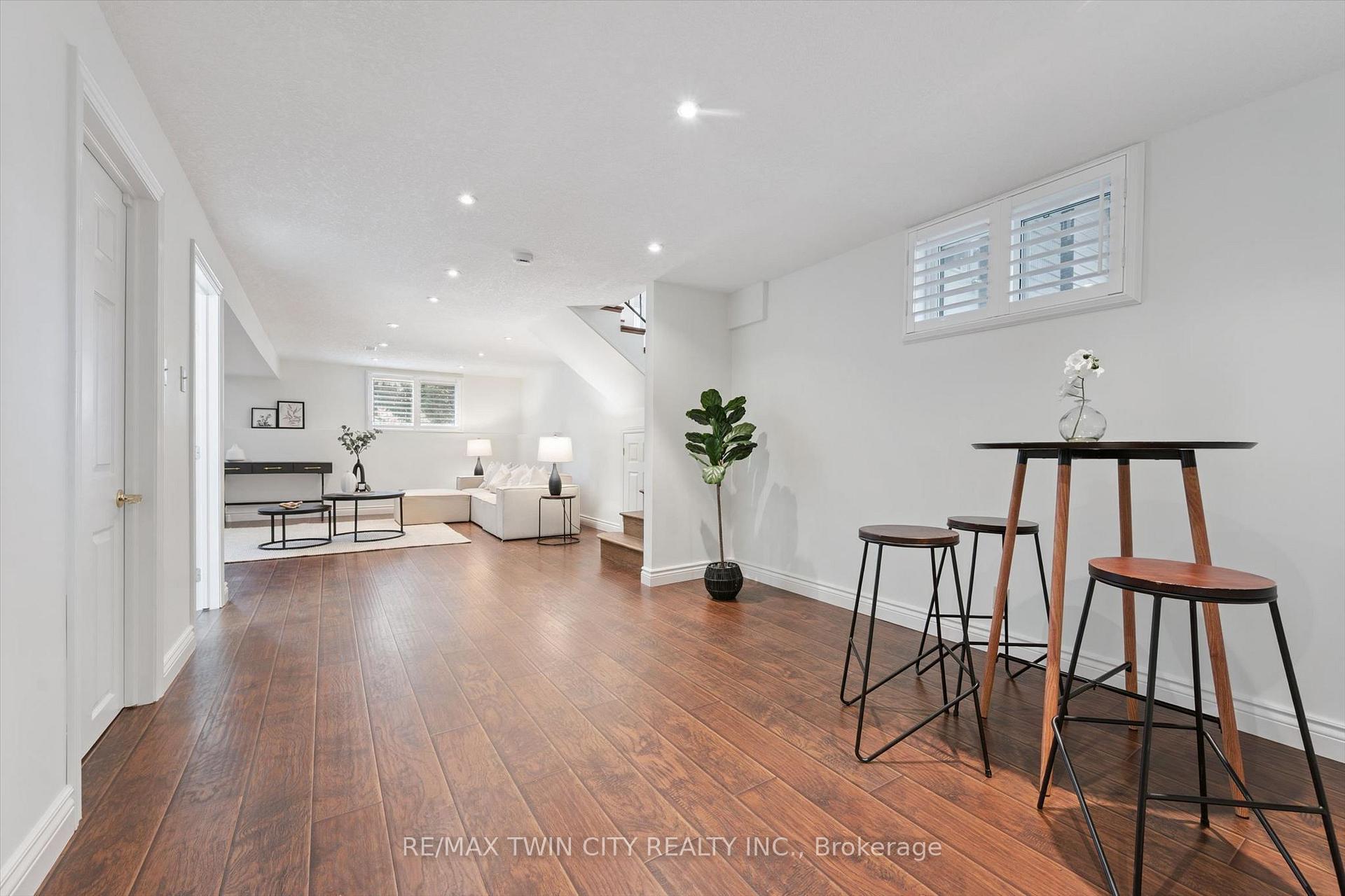 Photo 25 of 33 Maccoll Place, Haldimand — HOMEH