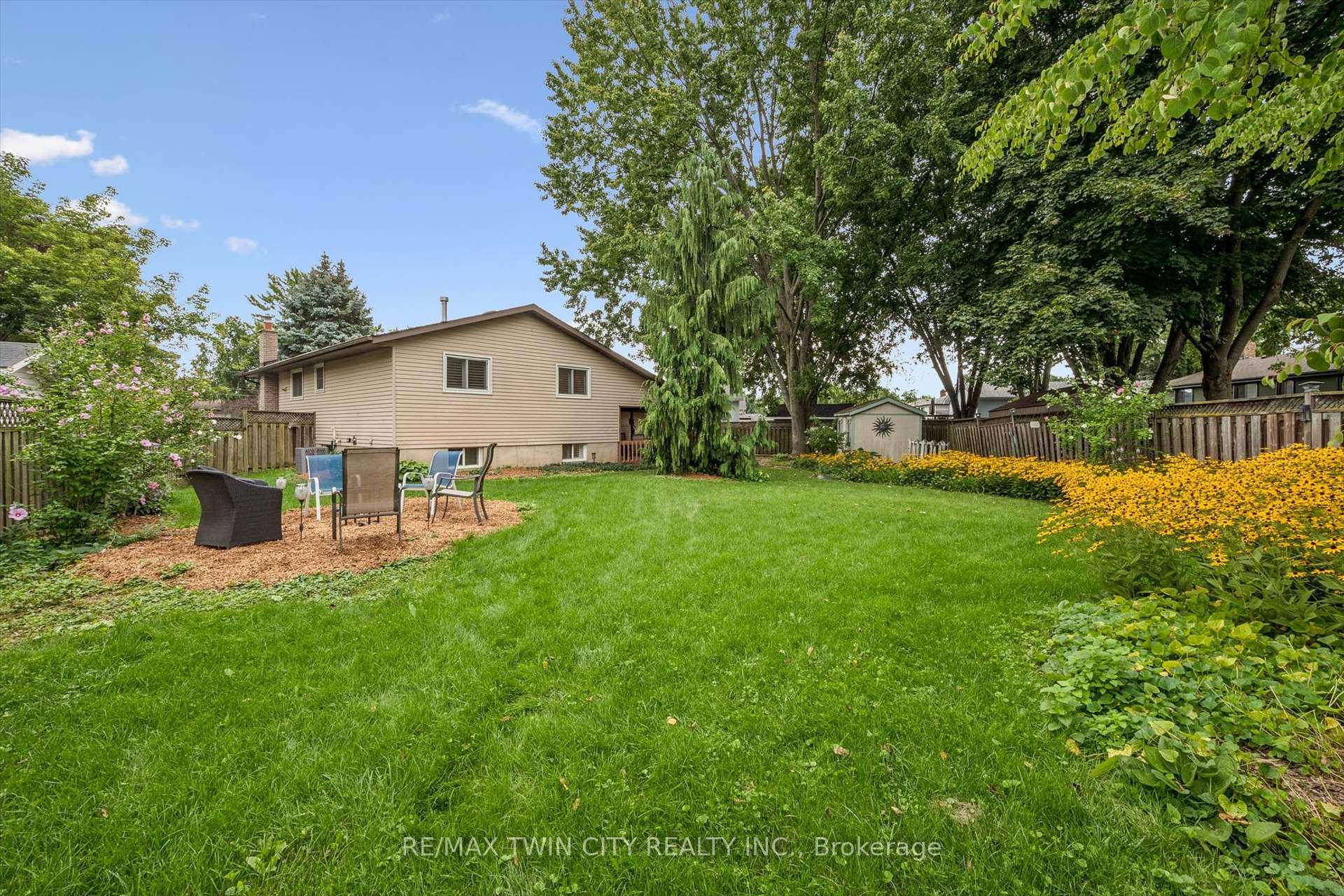 Photo 34 of 33 Maccoll Place, Haldimand — HOMEH