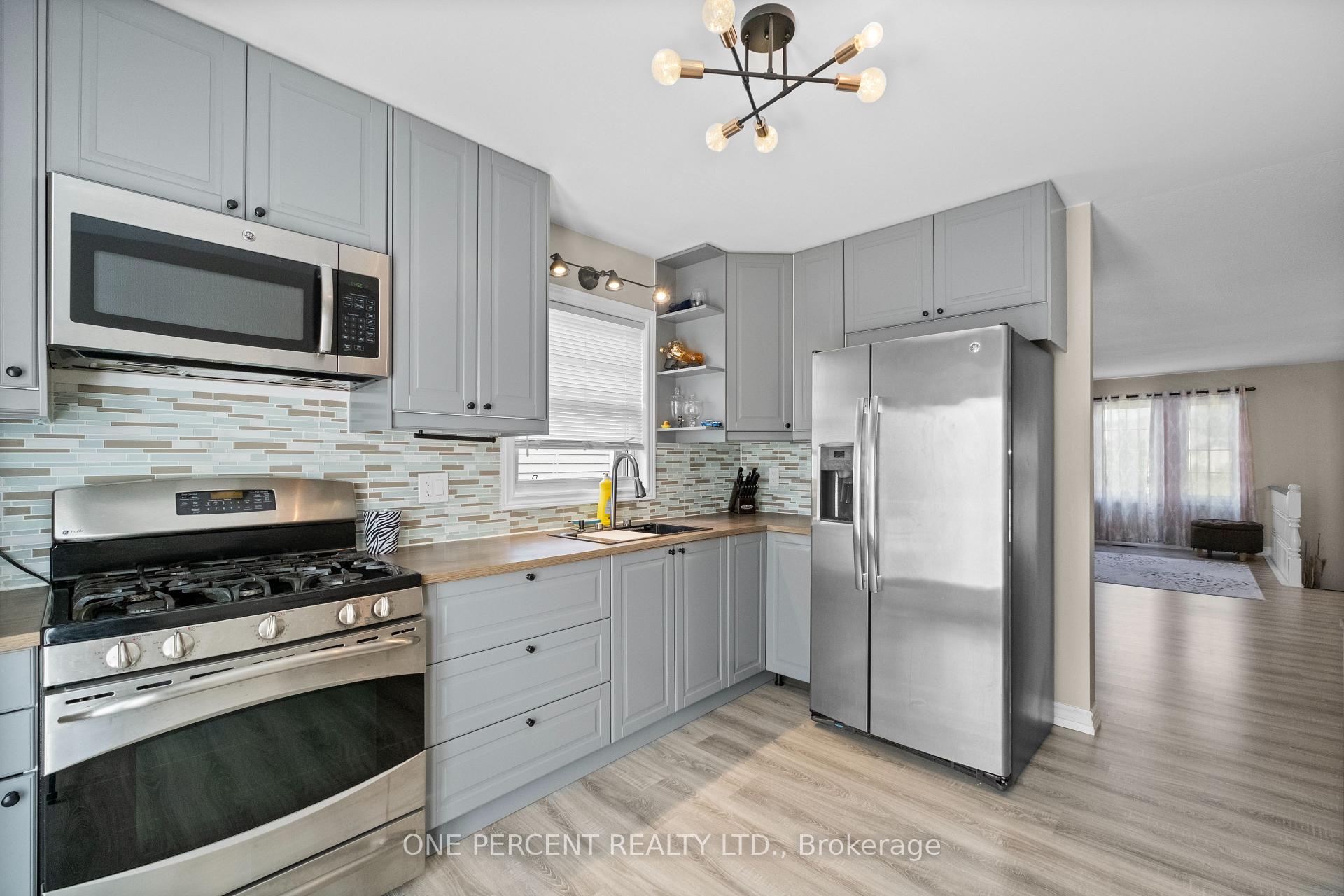 Photo 8 of 63 Donegal Drive, Brantford, Shellard Lane — HOMEH