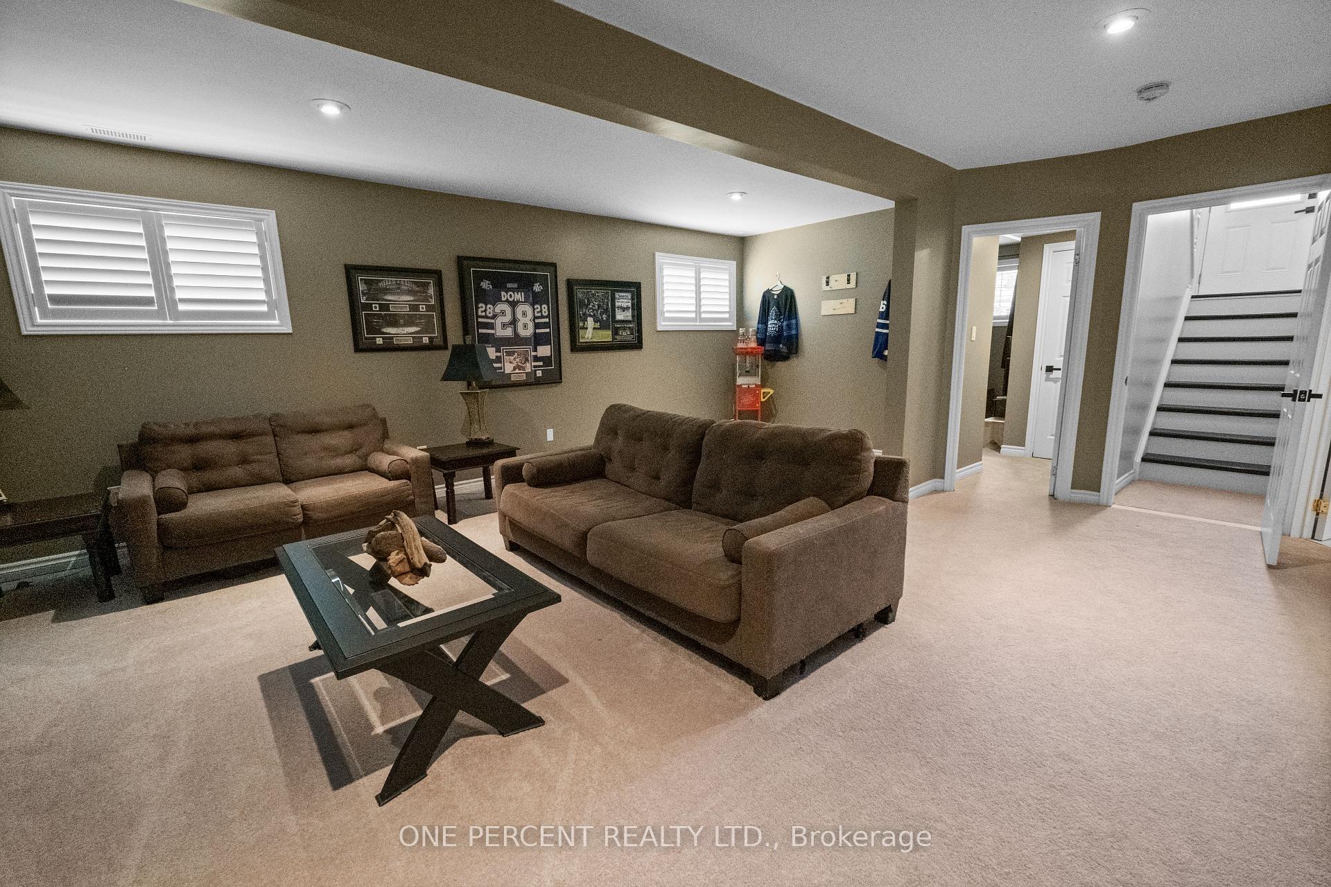 Photo 16 of 63 Donegal Drive, Brantford, Shellard Lane — HOMEH