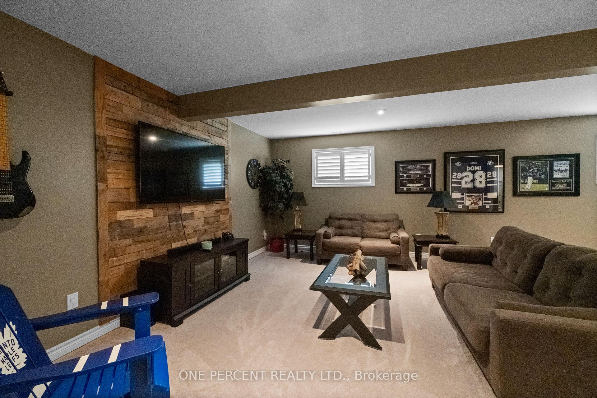 Photo 20 of 63 Donegal Drive, Brantford, Shellard Lane — HOMEH