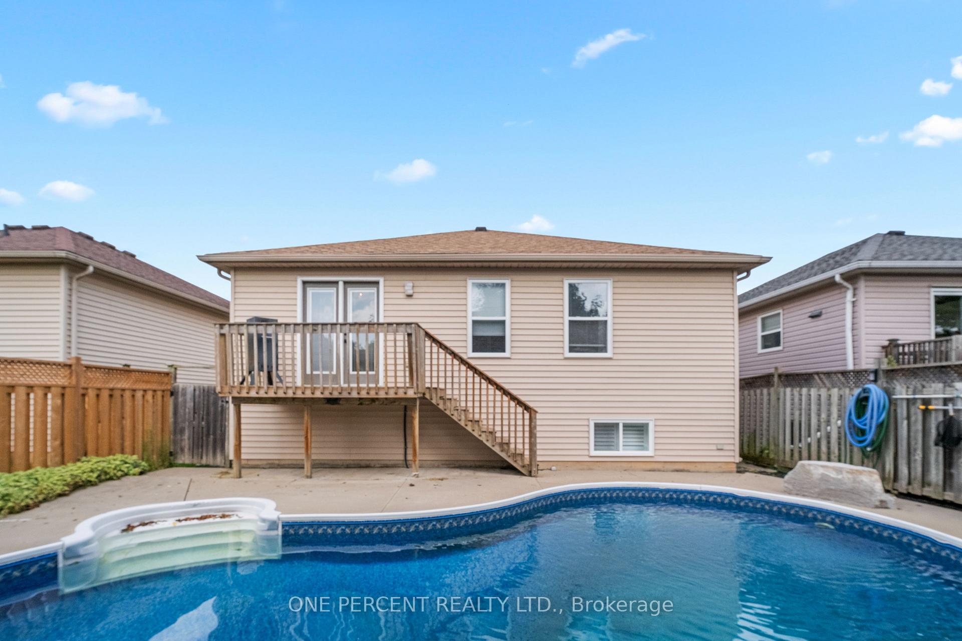 Photo 24 of 63 Donegal Drive, Brantford, Shellard Lane — HOMEH