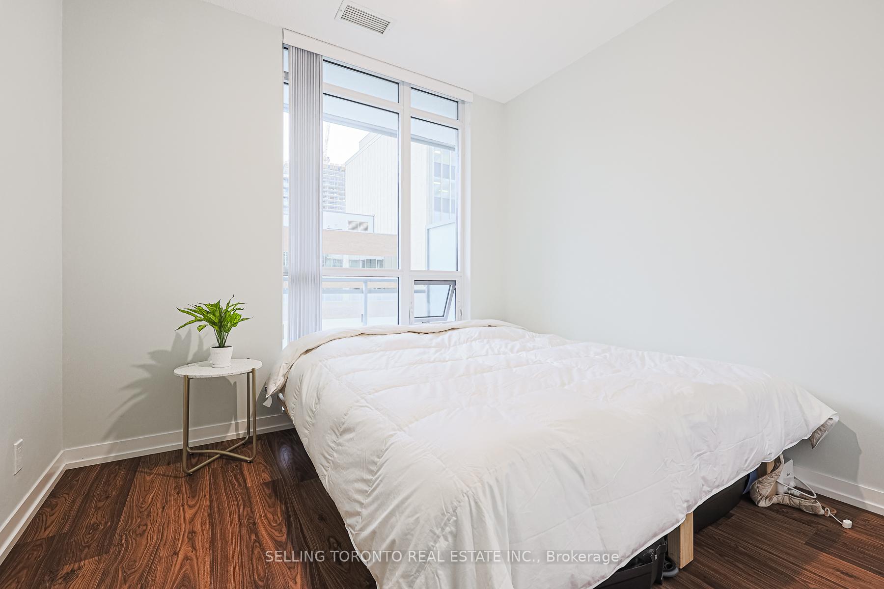 Photo 4 of Unit 603, 89 Dunfield Avenue, Toronto, Mount Pleasant West — HOMEH