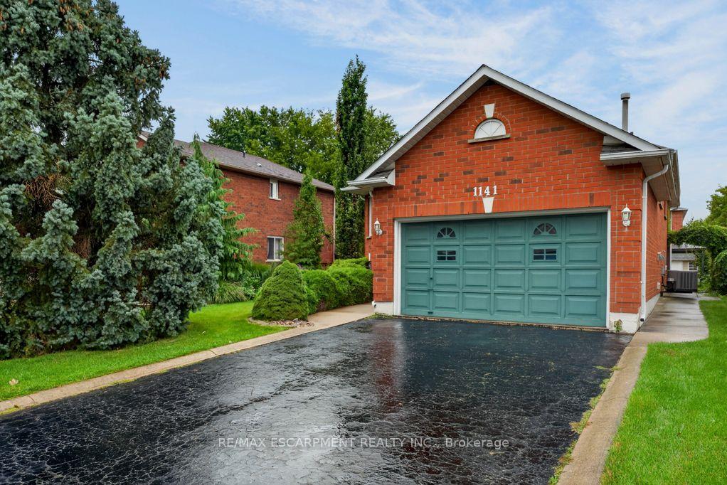 Photo 2 of 1141 Lockhart Road, Burlington, Brant — HOMEH