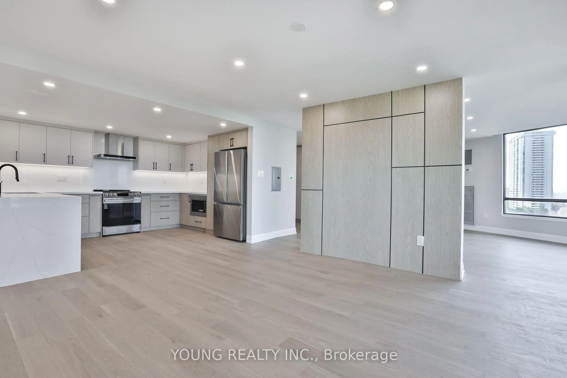 Photo 14 of Unit 1406, 65 Skymark Drive, North York, Hillcrest Village — HOMEH