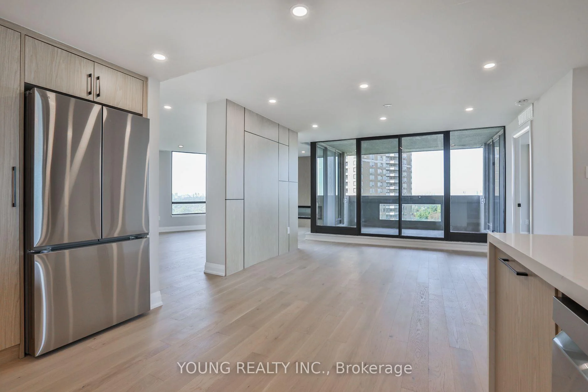 Photo 15 of Unit 1406, 65 Skymark Drive, North York, Hillcrest Village — HOMEH