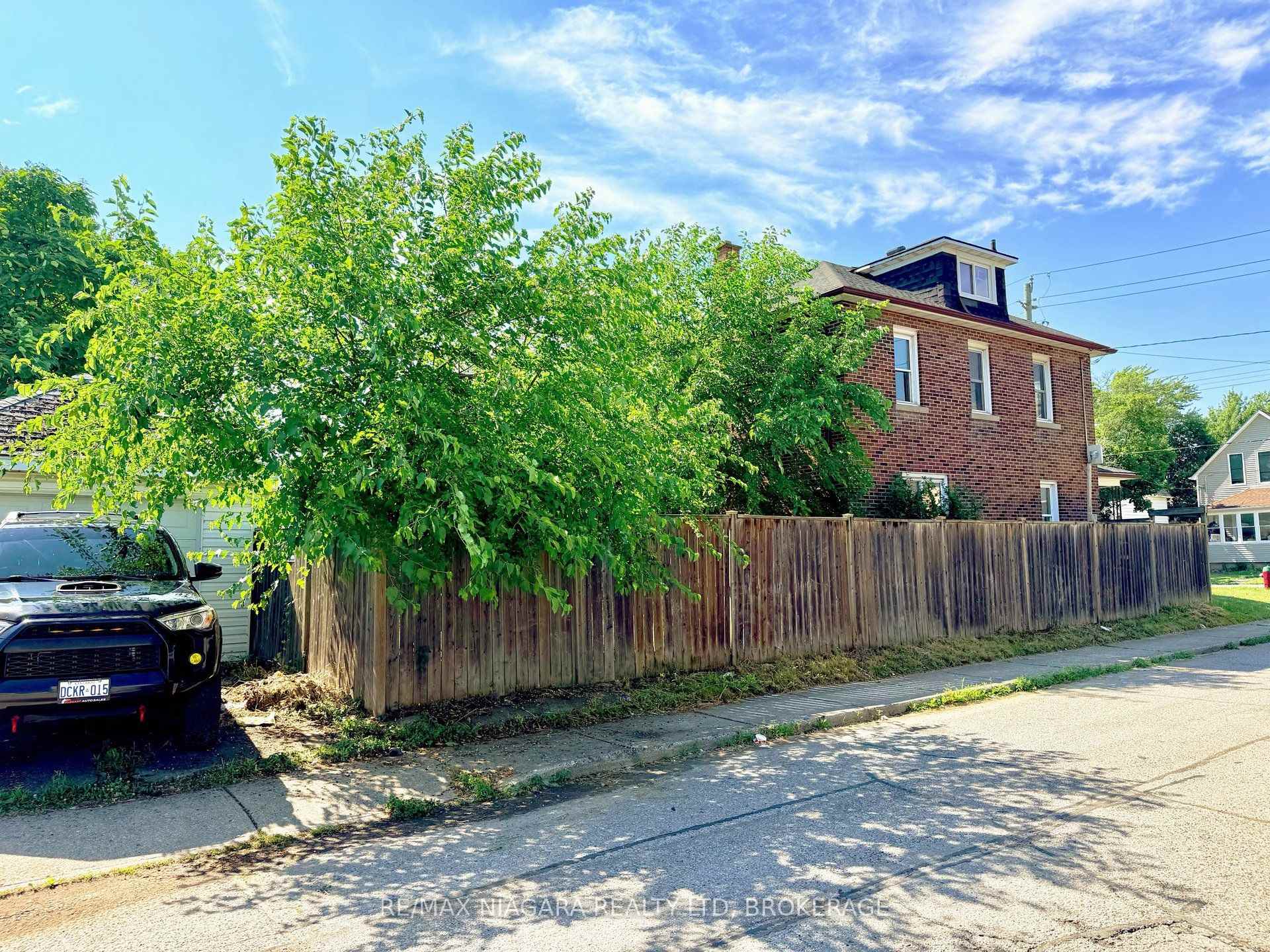 Photo 3 of 93 State Street, Welland, Welland Downtown — HOMEH