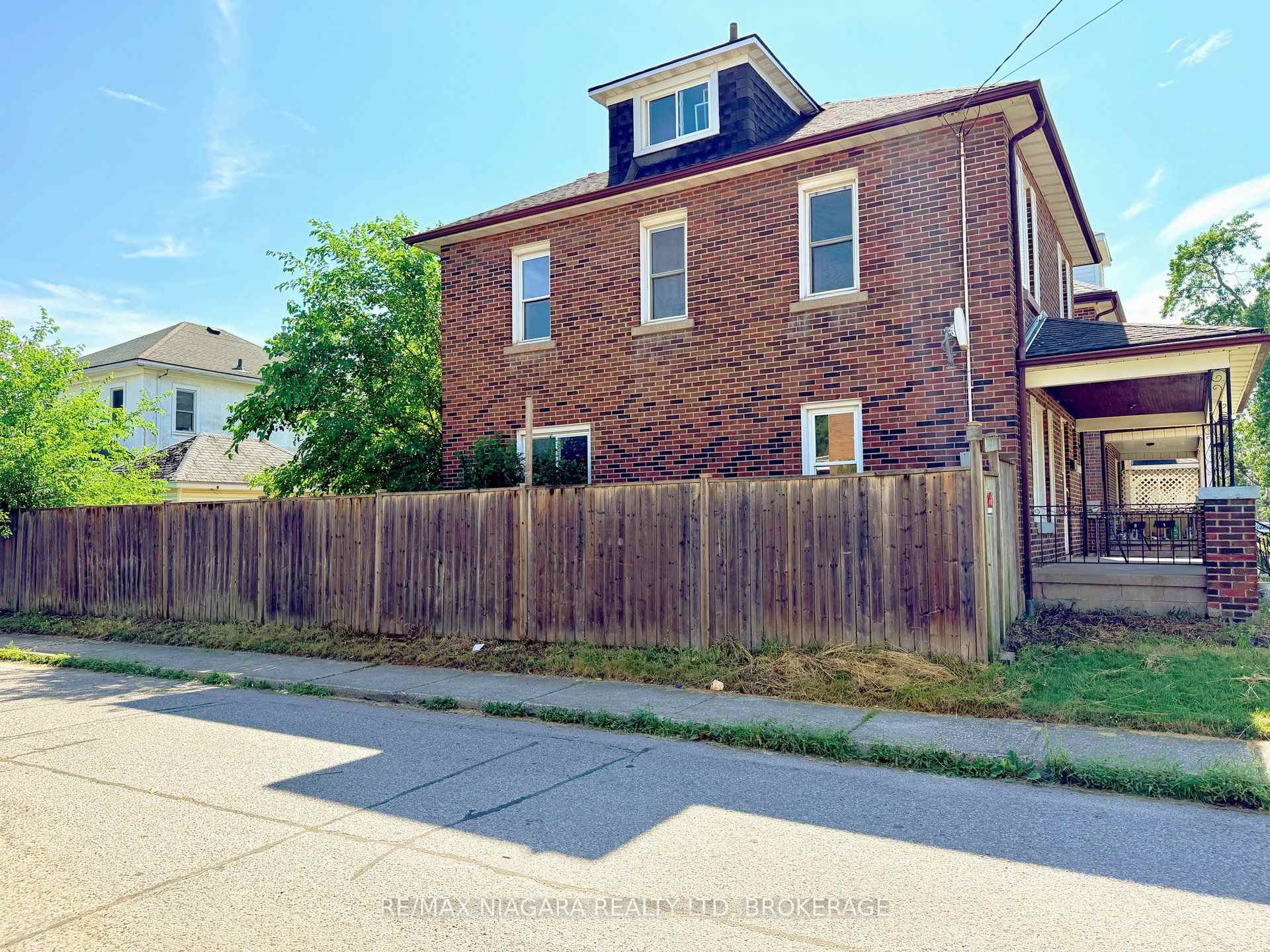 Photo 4 of 93 State Street, Welland, Welland Downtown — HOMEH