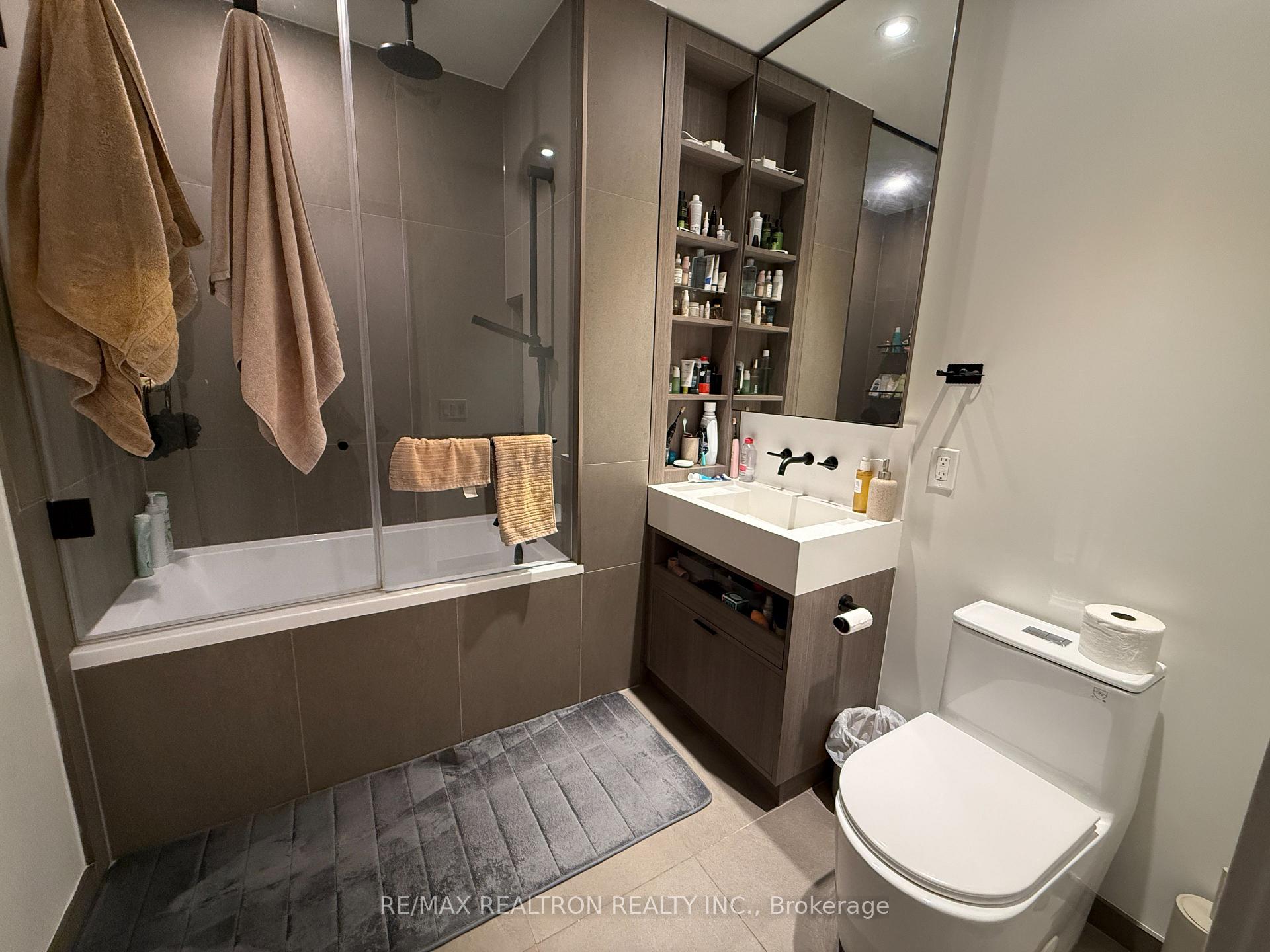 Photo 10 of Unit 4706, 55 Charles Street E, Toronto, Church-Yonge Corridor — HOMEH