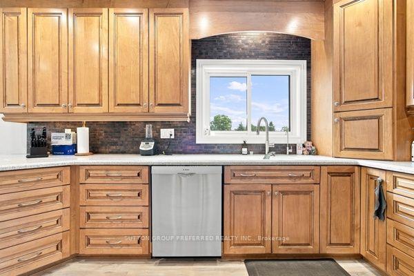 Photo 15 of 1797 Glanworth Drive, London, South AA — HOMEH
