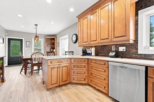 Photo 16 of 1797 Glanworth Drive, London, South AA — HOMEH