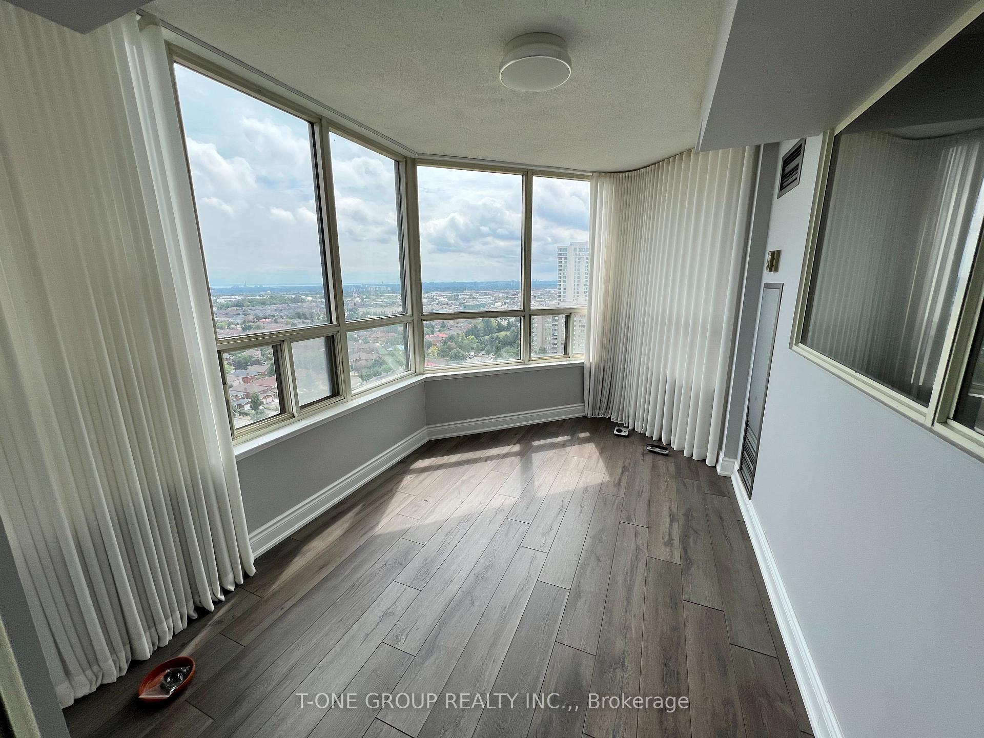 Photo 8 of Unit 2103, 400 Webb Drive, Mississauga, City Centre — HOMEH