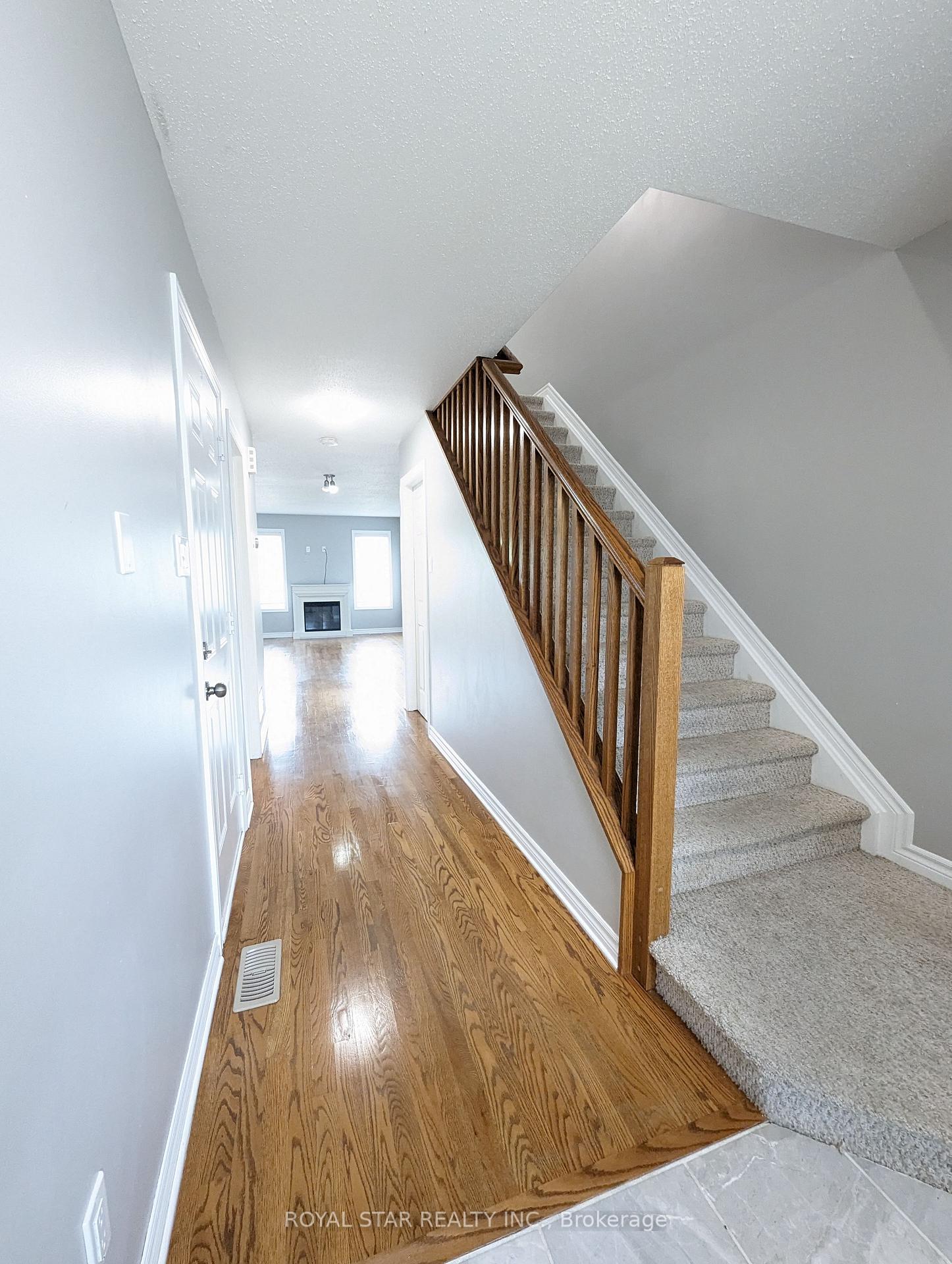 Photo 13 of 11 John Findlay Terrace, Arnprior, Arnprior — HOMEH