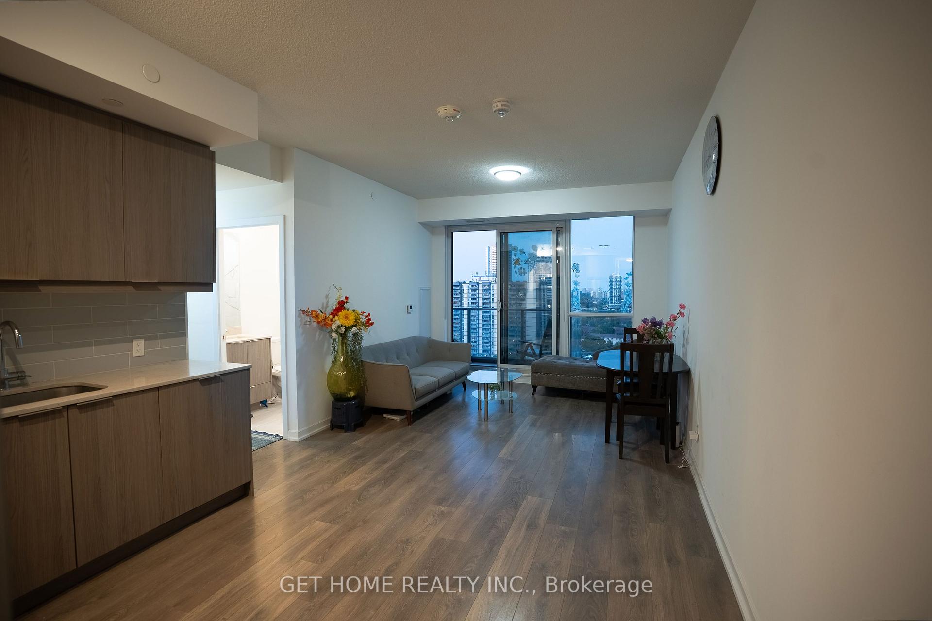 Photo 4 of Unit #1405, 32 Forest Manor Road, North York, Henry Farm — HOMEH